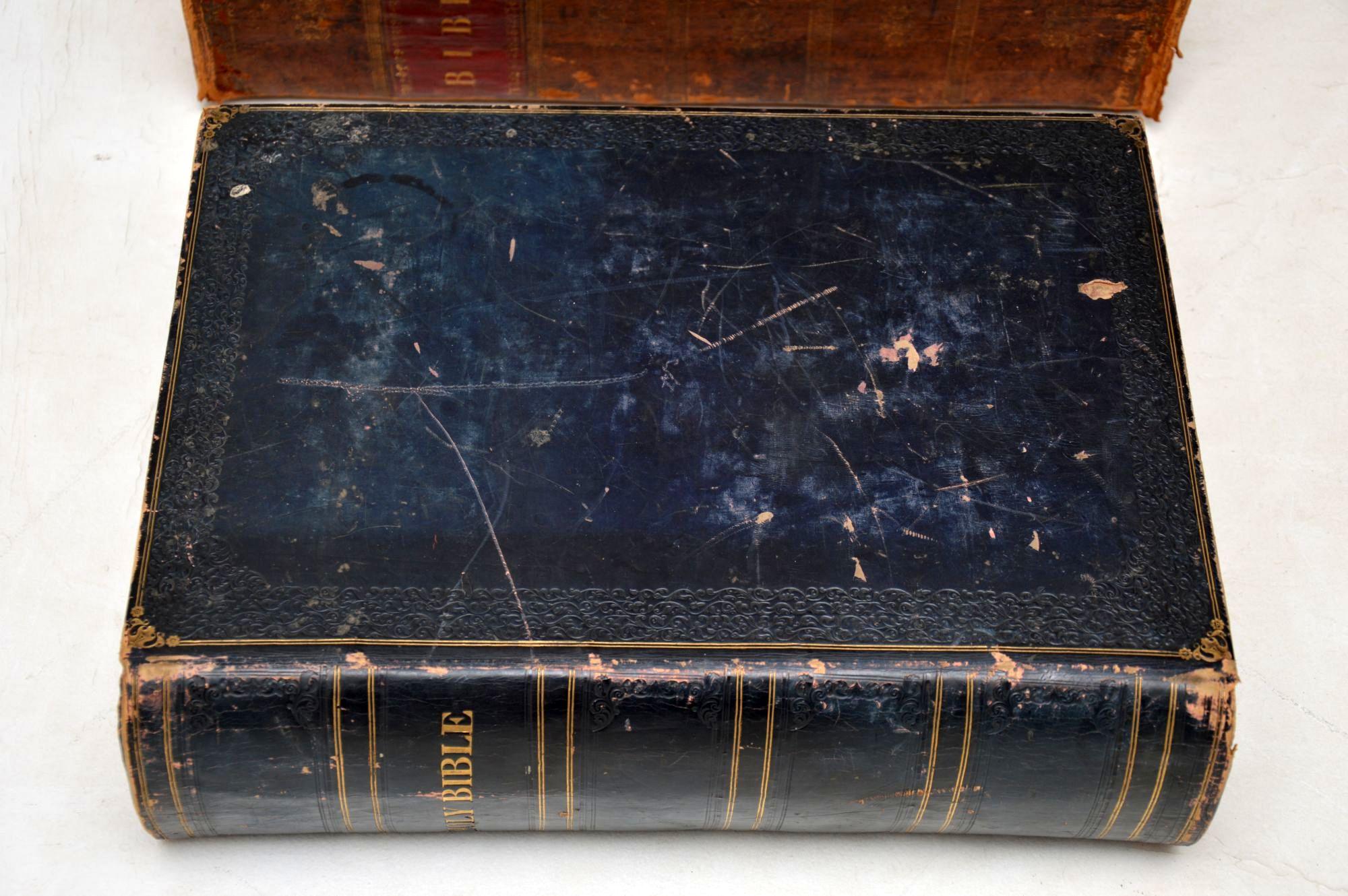 Set von drei sehr großen antiken Heiligen Bibelen aus dem Jahr 1778, 1813 und 1844 (Frühes 19. Jahrhundert)