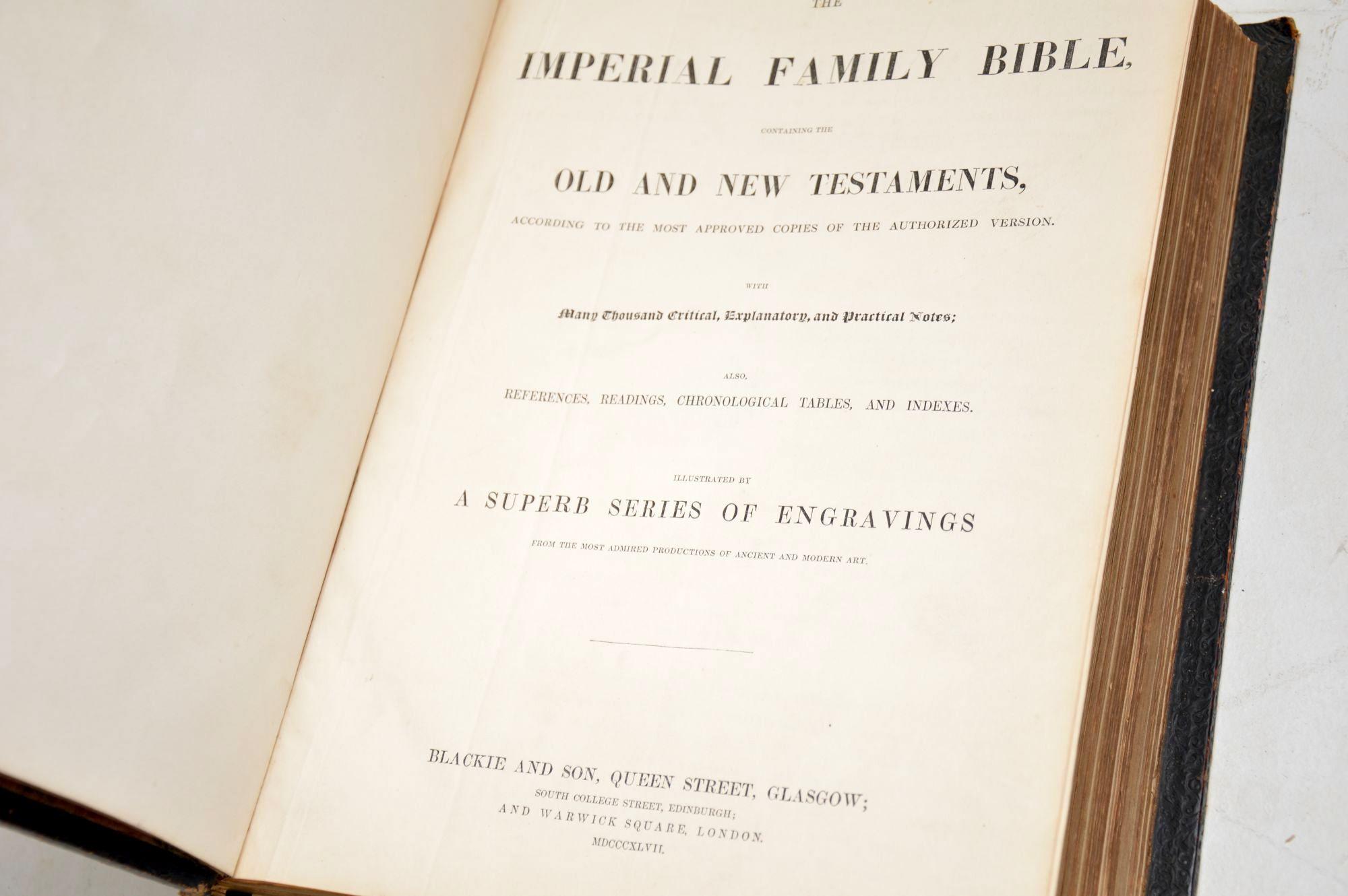 XIXe siècle Ensemble de trois très grandes Bibles anciennes 1778:: 1813 et 1844