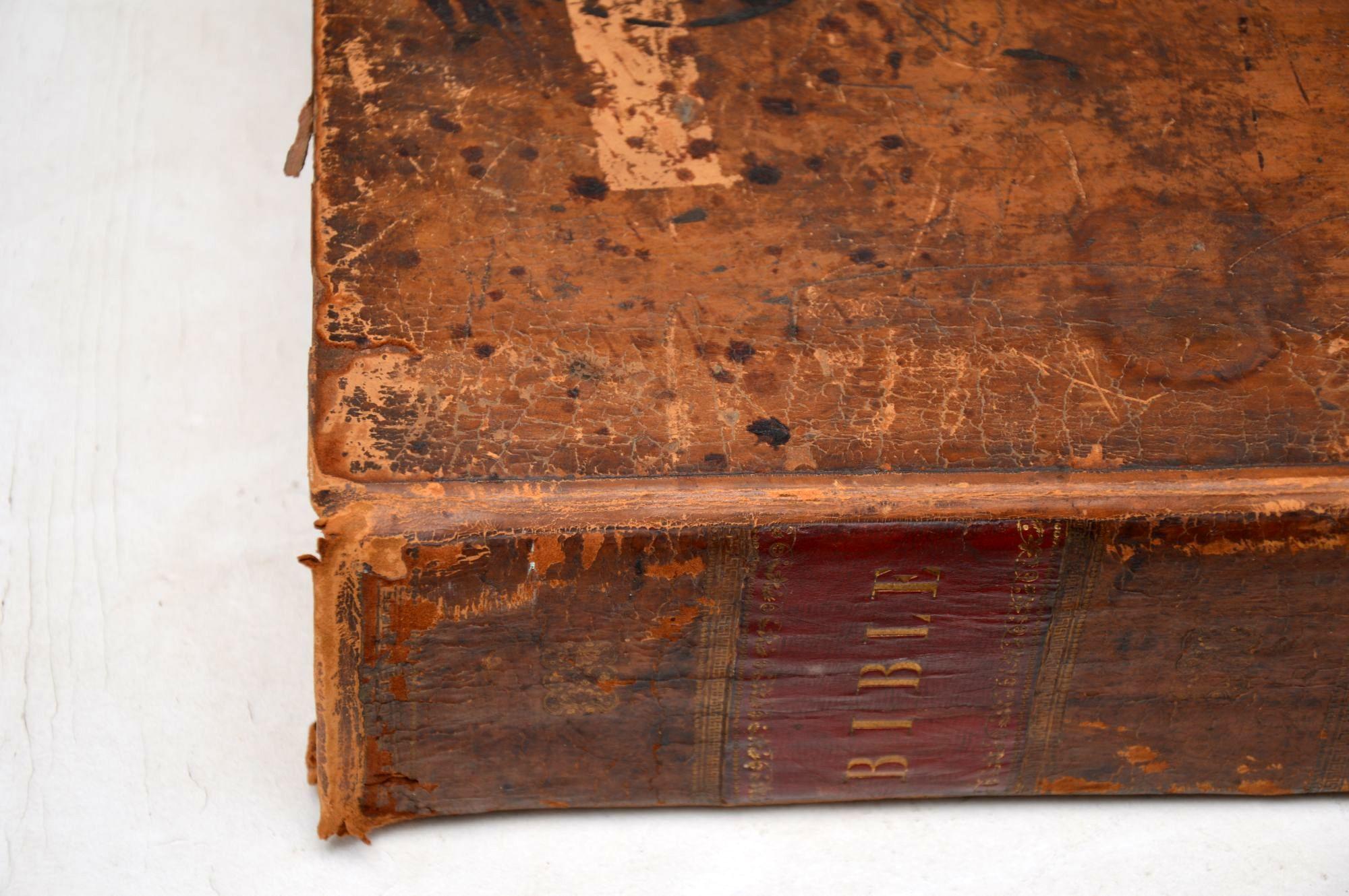 Set von drei sehr großen antiken Heiligen Bibelen aus dem Jahr 1778, 1813 und 1844 2