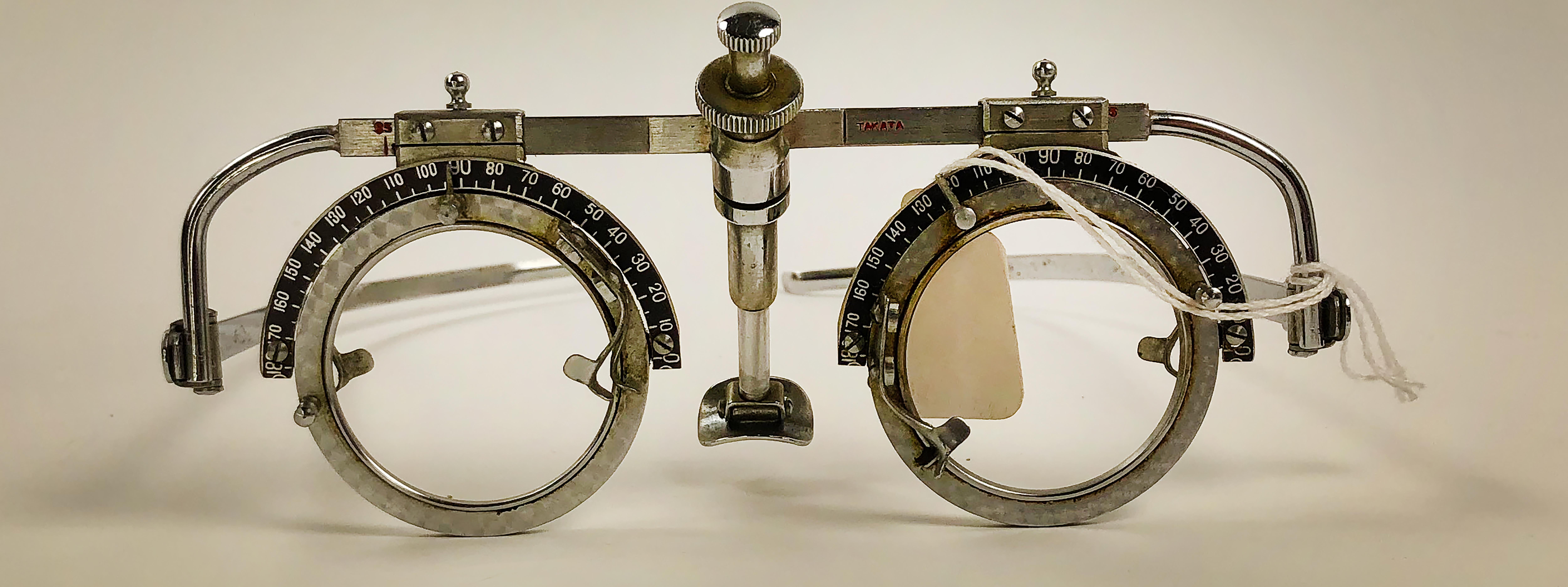 Laiton Ensemble de trois lunettes d'optique vintage/antique en laiton et acier en vente
