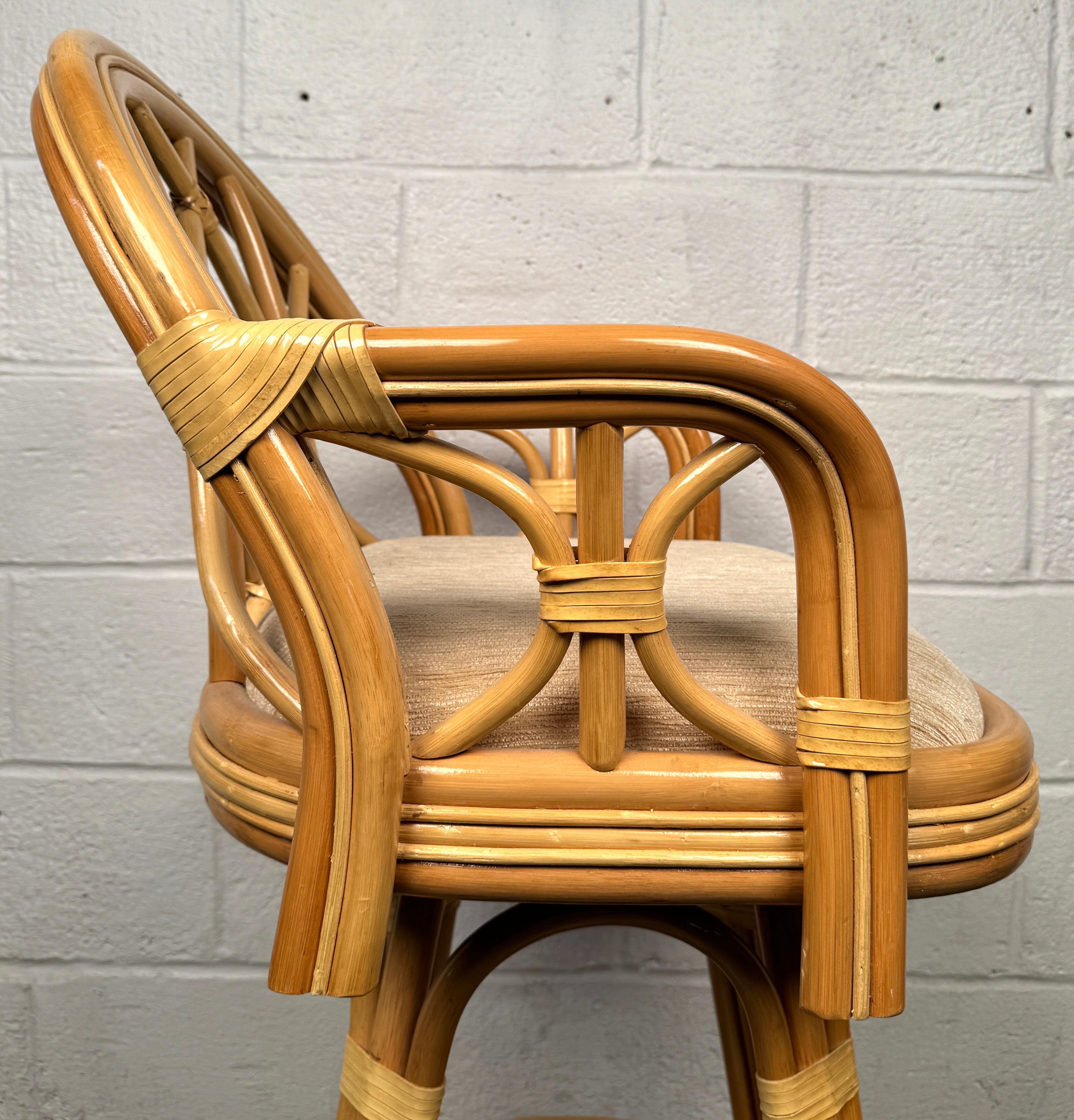 Ensemble de trois tabourets de bar en bambou vintage en vente 9