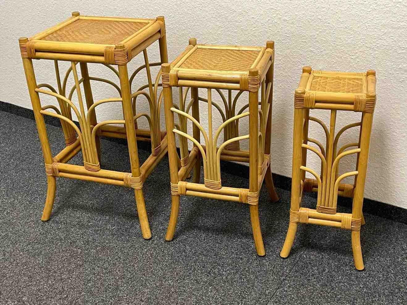 Set of Three Vintage Bohemian Rattan Bamboo Plant Stand Nesting Tables, Italy In Good Condition For Sale In Nuernberg, DE