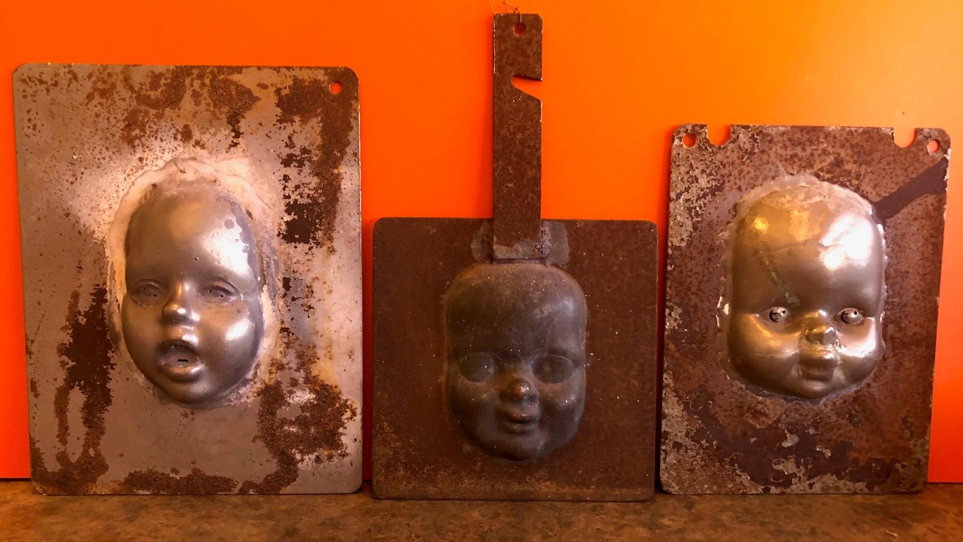 Américain Ensemble de trois moules vintage pour têtes de poupées et visages Steampunk en vente