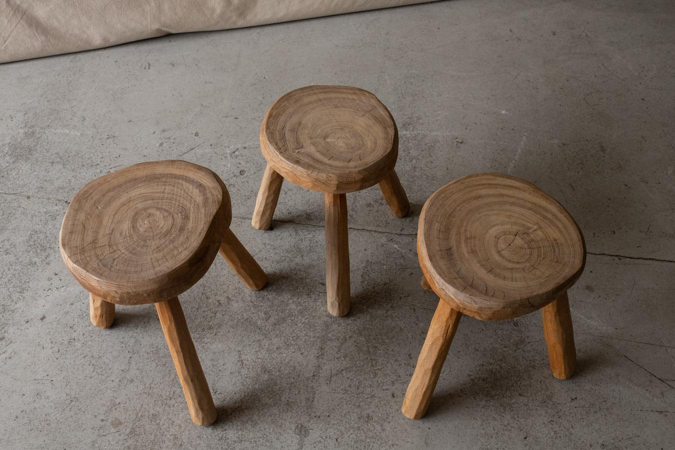 Set Of Three Vintage Elm Stools From France, Circa 1960 In Good Condition In Nashville, TN