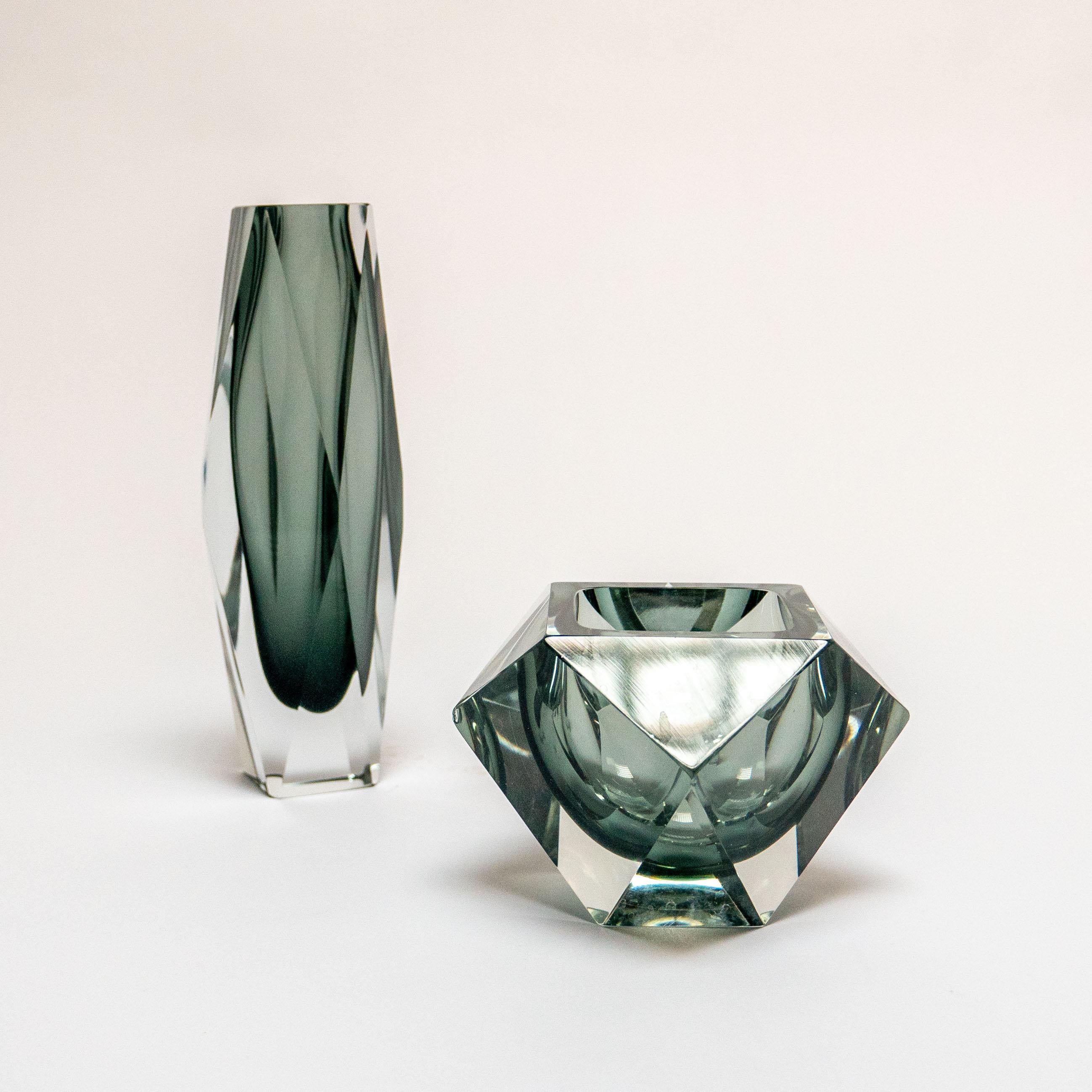 italien Ensemble de trois vases géométriques en verre de Murano, gris et noir, Flavio Poli en vente