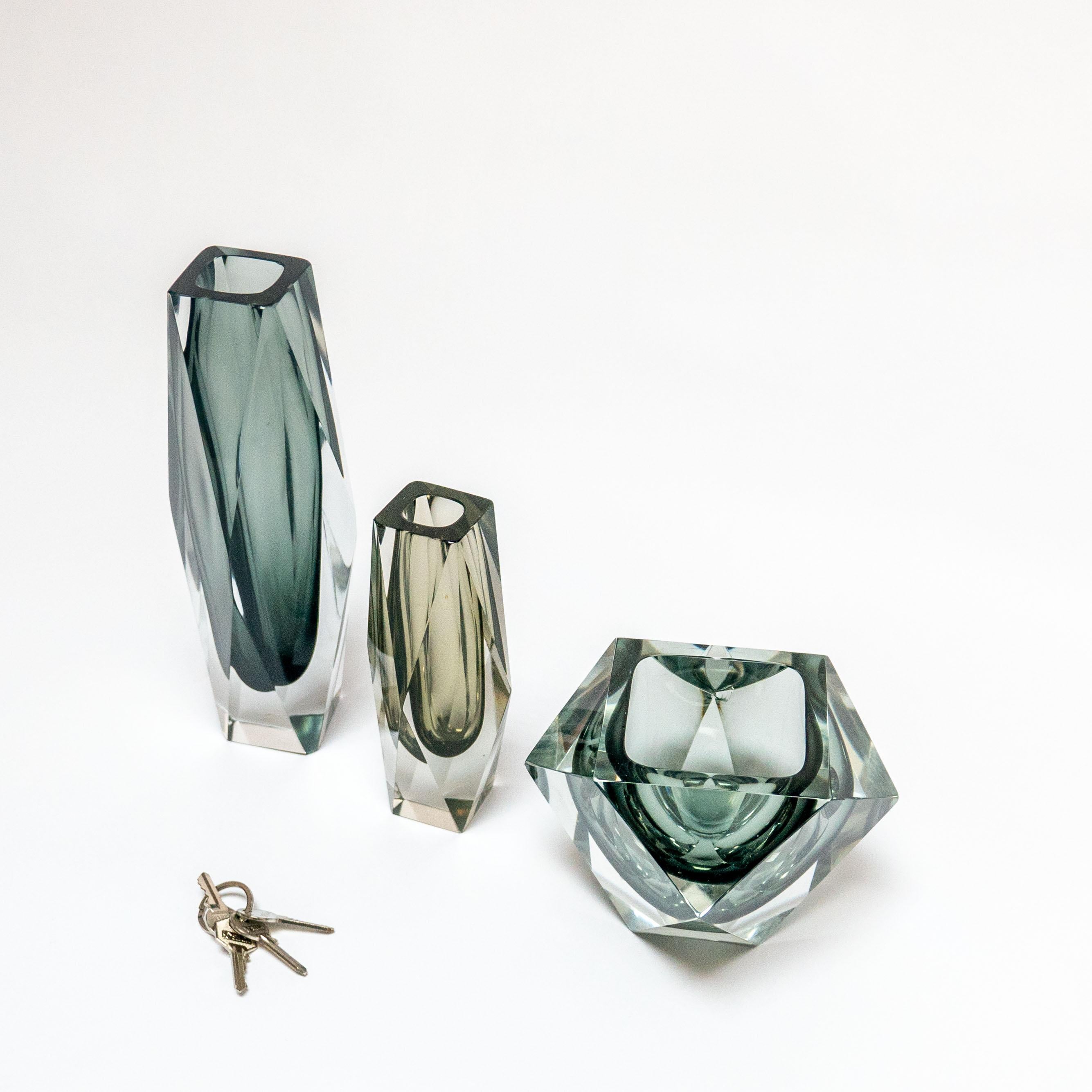 Ensemble de trois vases géométriques en verre de Murano, gris et noir, Flavio Poli en vente 1