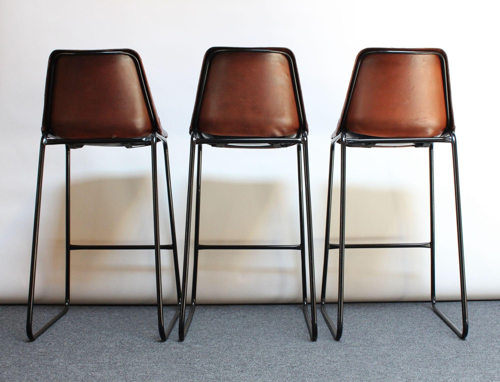 Set of Three Vintage Italian Steel and Iron Barstools with Leatherette Seats For Sale 3