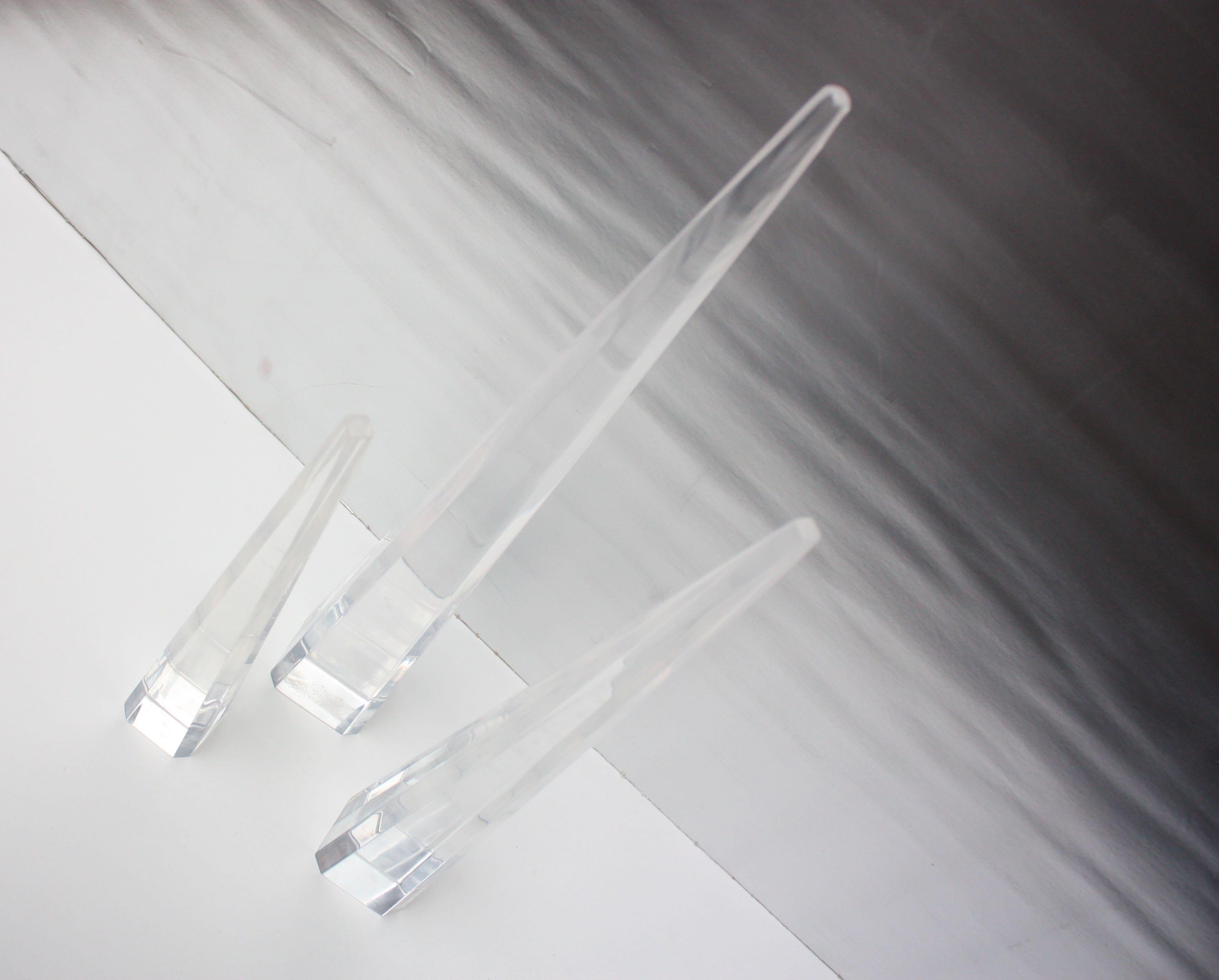 American Set of Three Vintage Lucite Obelisk Decorative Sculptures For Sale