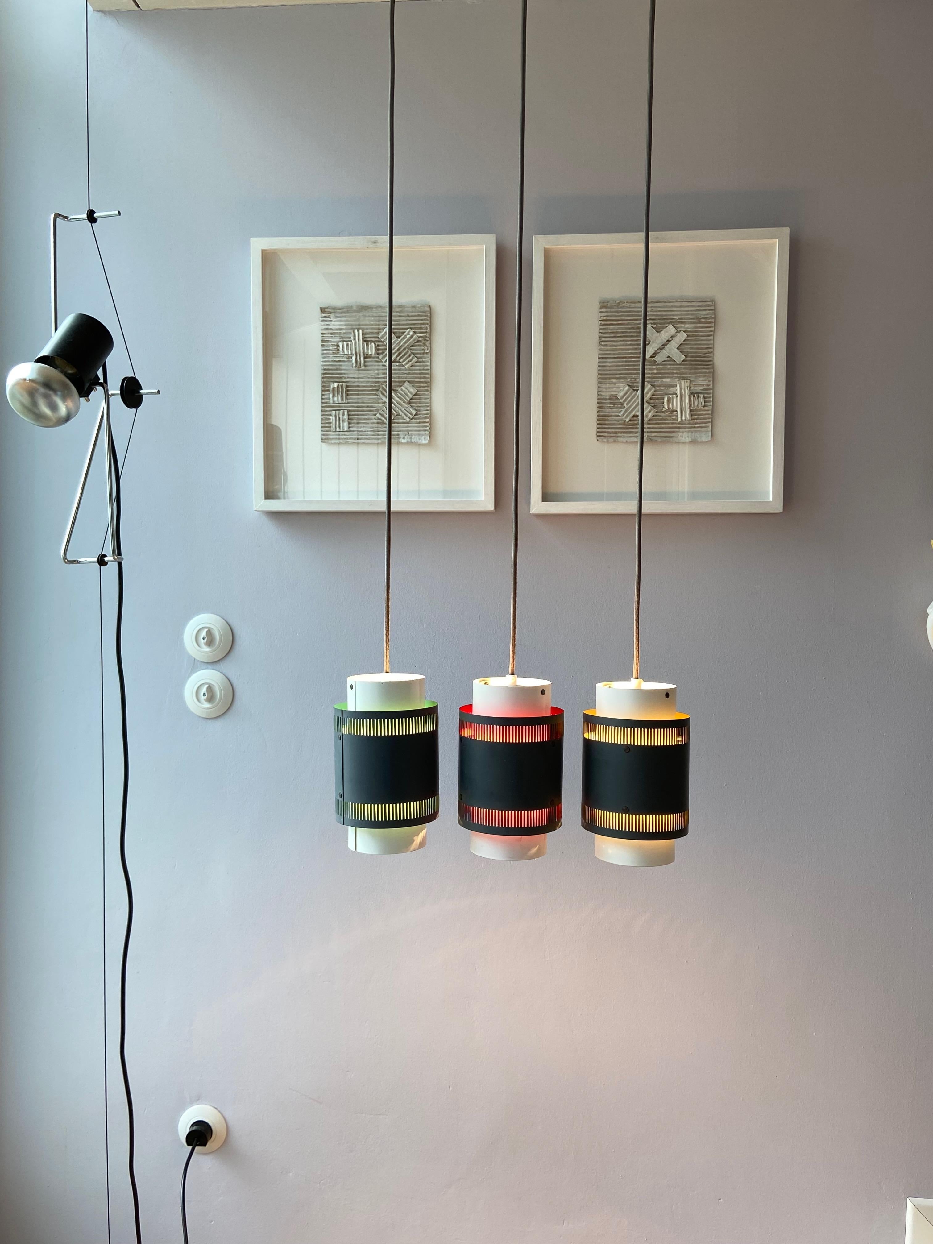 Ensemble de trois lampes suspendues Vintage 1960's Made in Denmark en vente 2