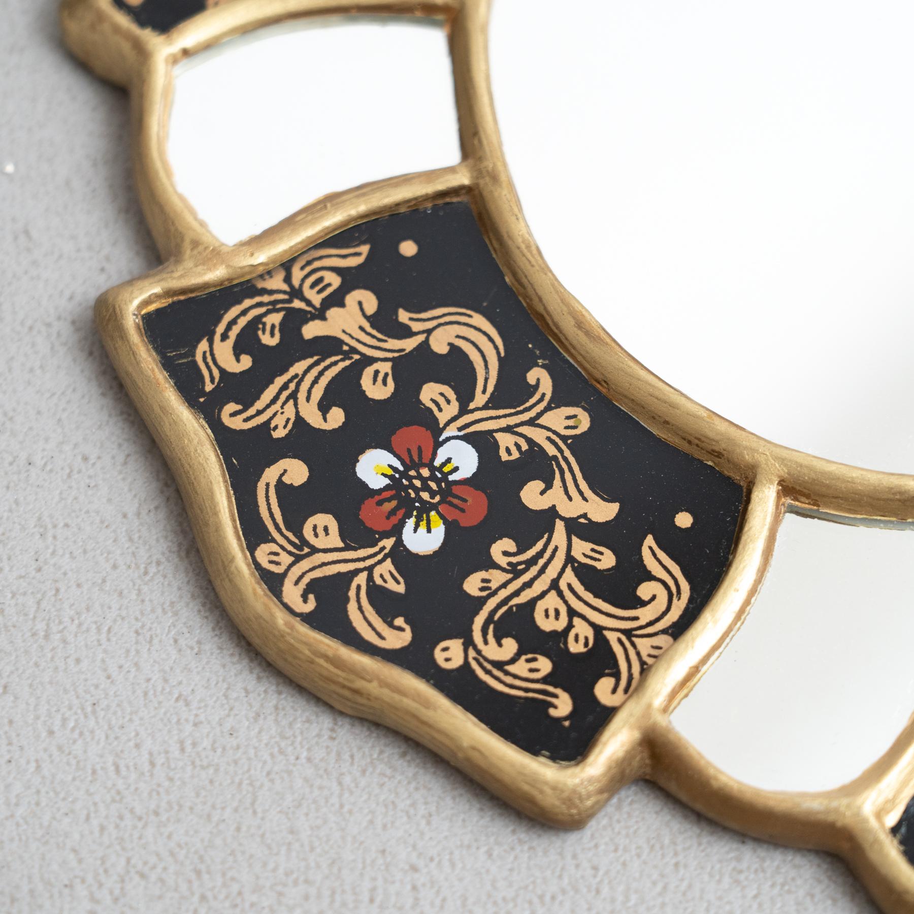 Ensemble de trois miroirs muraux péruviens vintage du milieu du siècle en bois peints à la main en vente 3