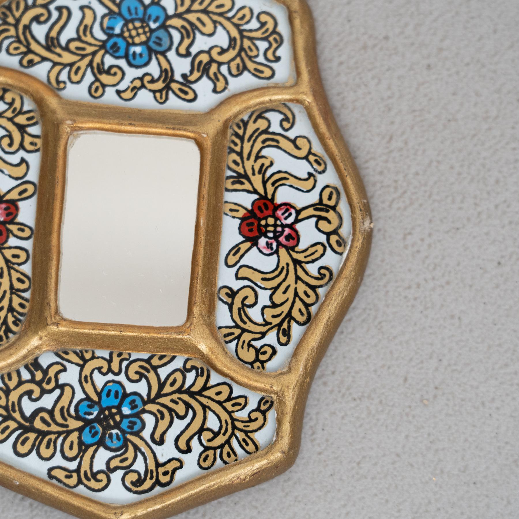 Ensemble de trois miroirs muraux péruviens vintage du milieu du siècle en bois peints à la main en vente 3