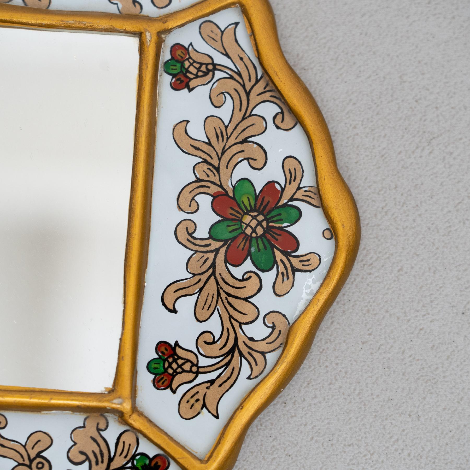 Ensemble de trois miroirs muraux péruviens vintage du milieu du siècle en bois peints à la main en vente 5