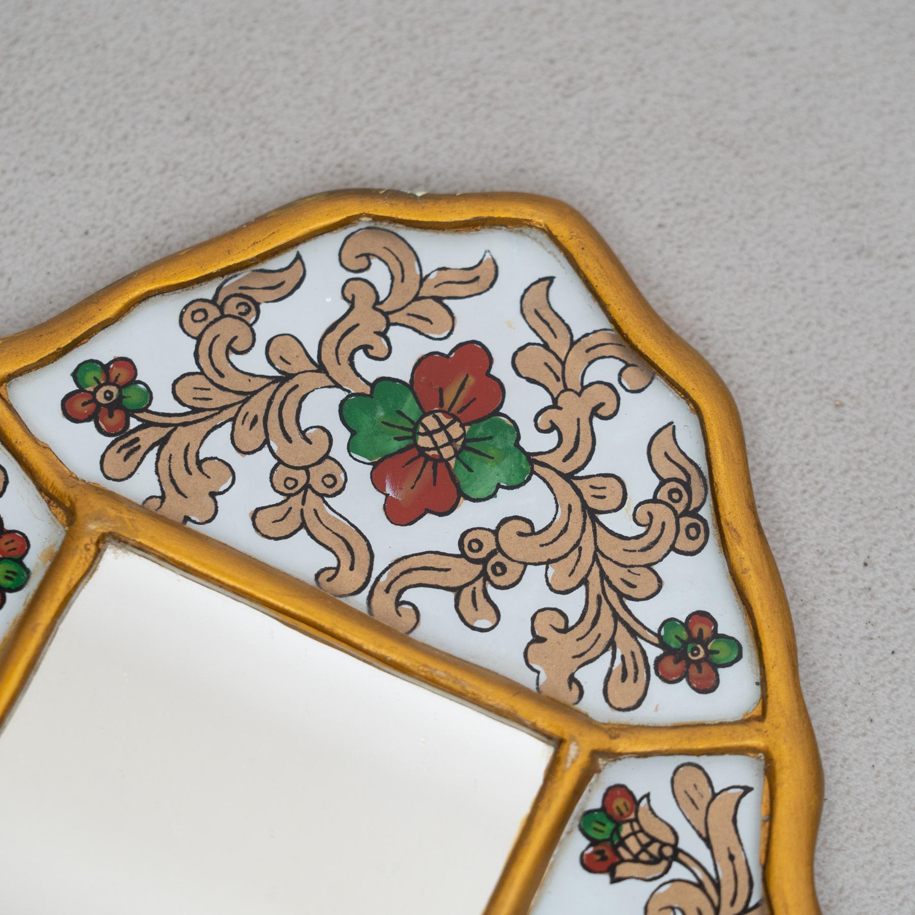 Ensemble de trois miroirs muraux péruviens vintage du milieu du siècle en bois peints à la main en vente 6