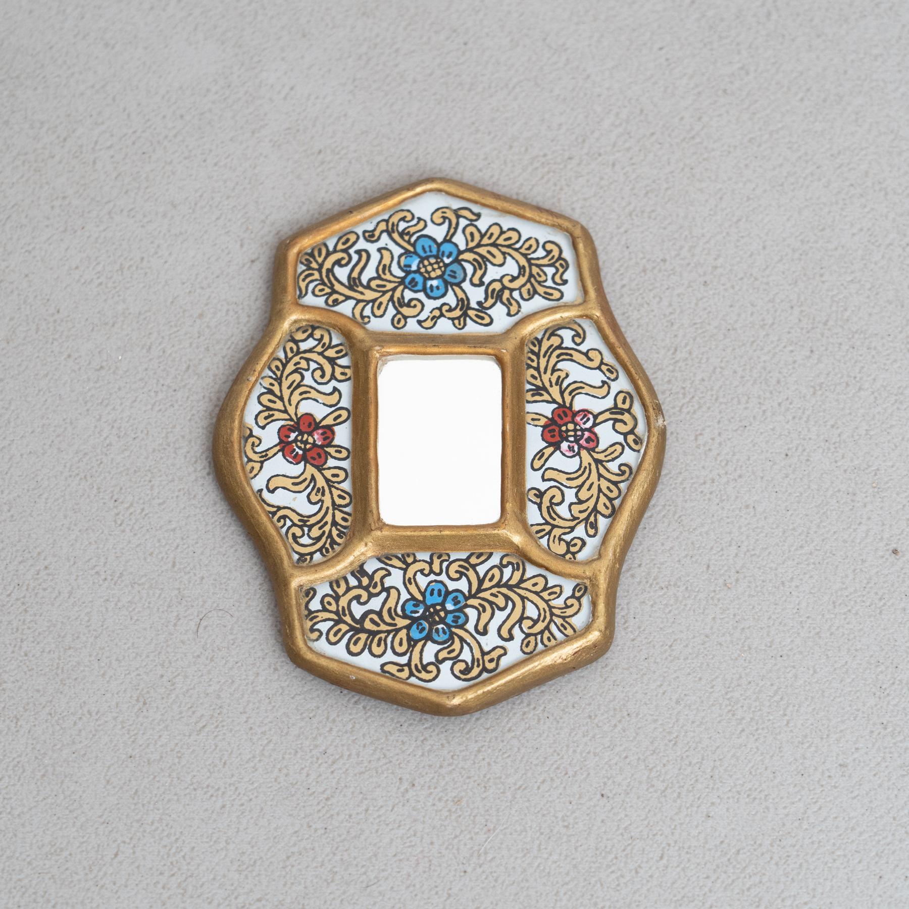 Milieu du XXe siècle Ensemble de trois miroirs muraux péruviens vintage du milieu du siècle en bois peints à la main en vente