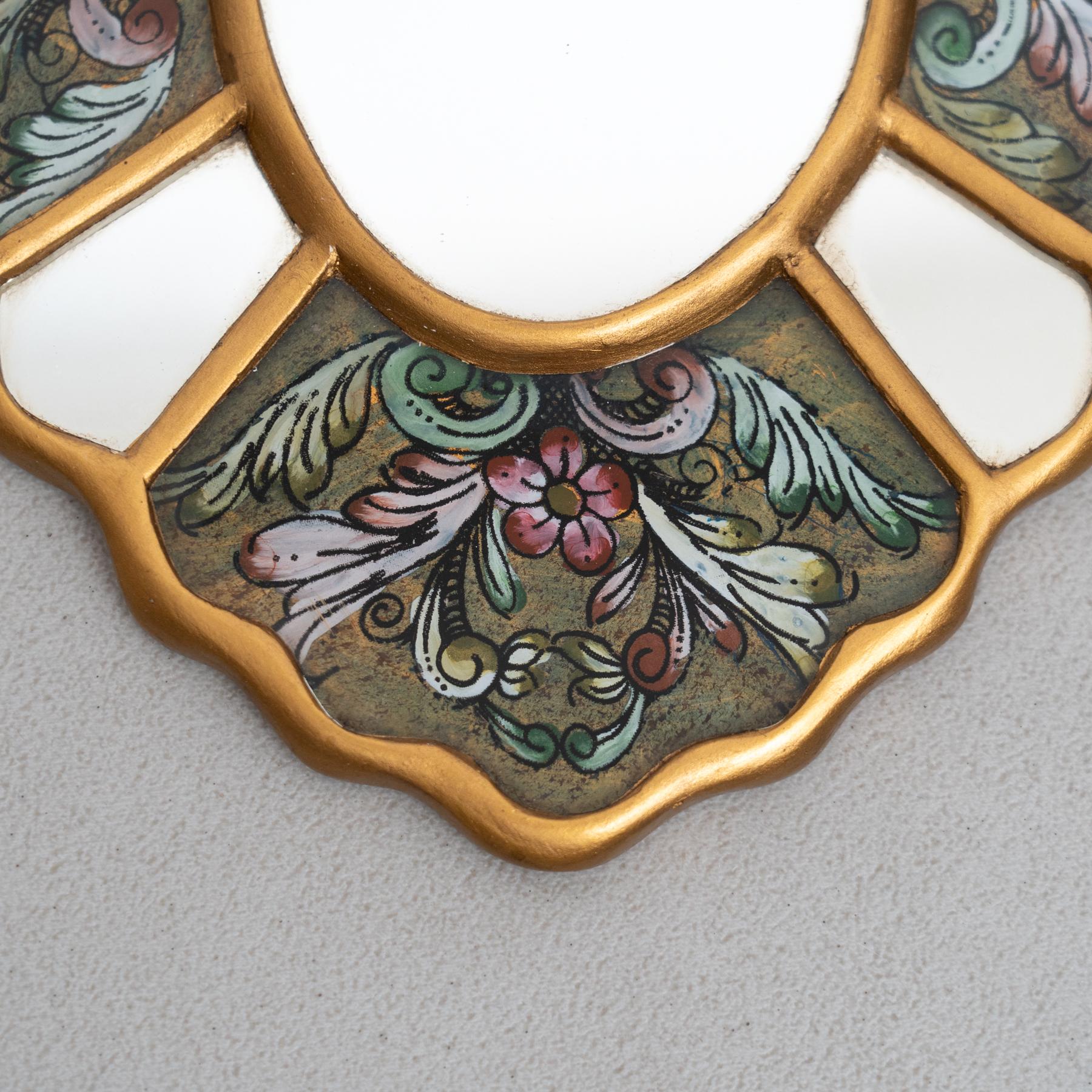 Ensemble de trois miroirs muraux péruviens vintage du milieu du siècle en bois peints à la main en vente 1