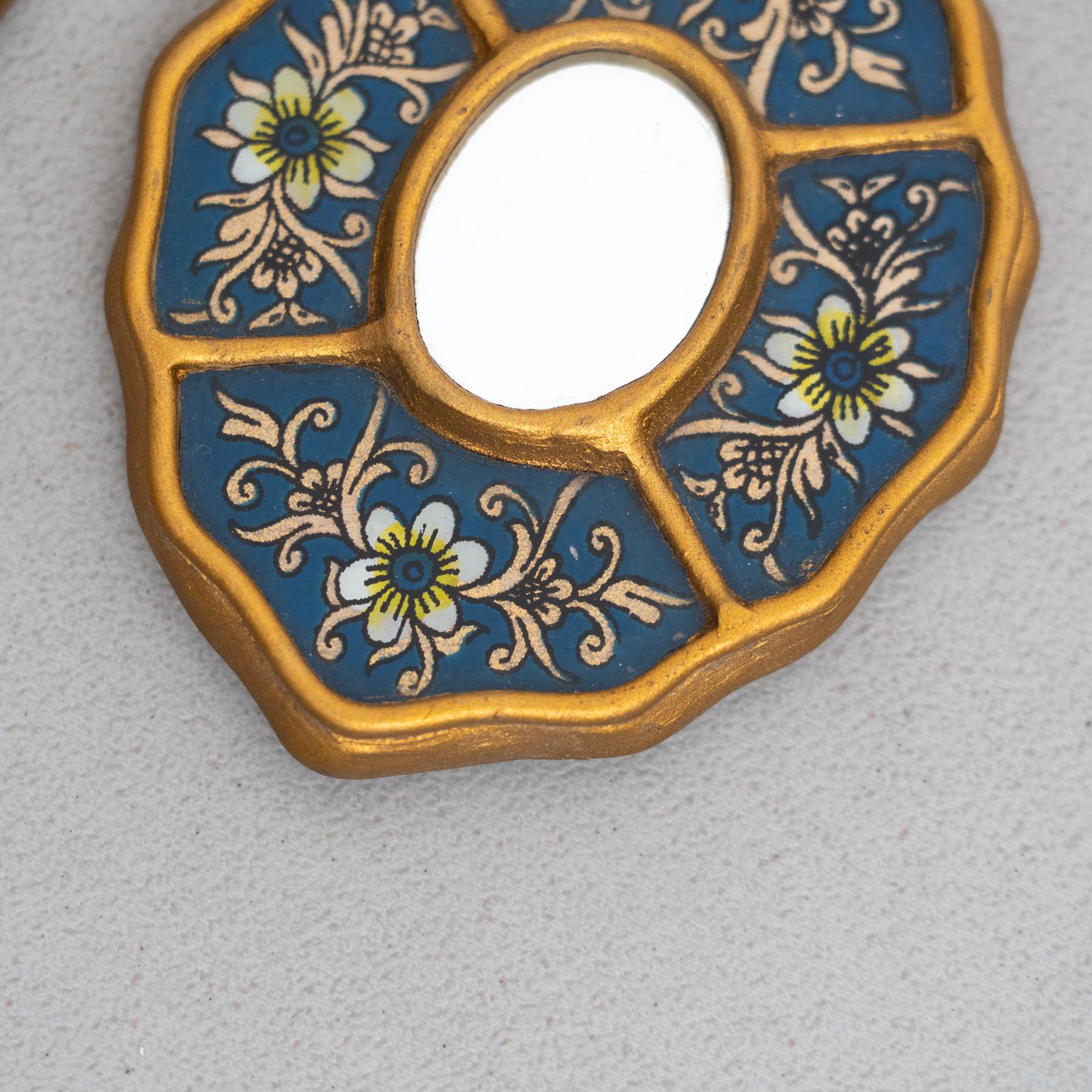 Ensemble de trois miroirs muraux péruviens vintage du milieu du siècle en bois peints à la main en vente 2