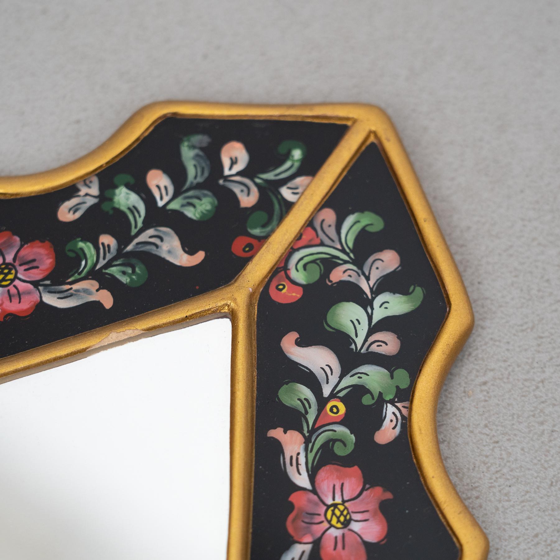 Ensemble de trois miroirs muraux péruviens vintage du milieu du siècle en bois peints à la main en vente 2