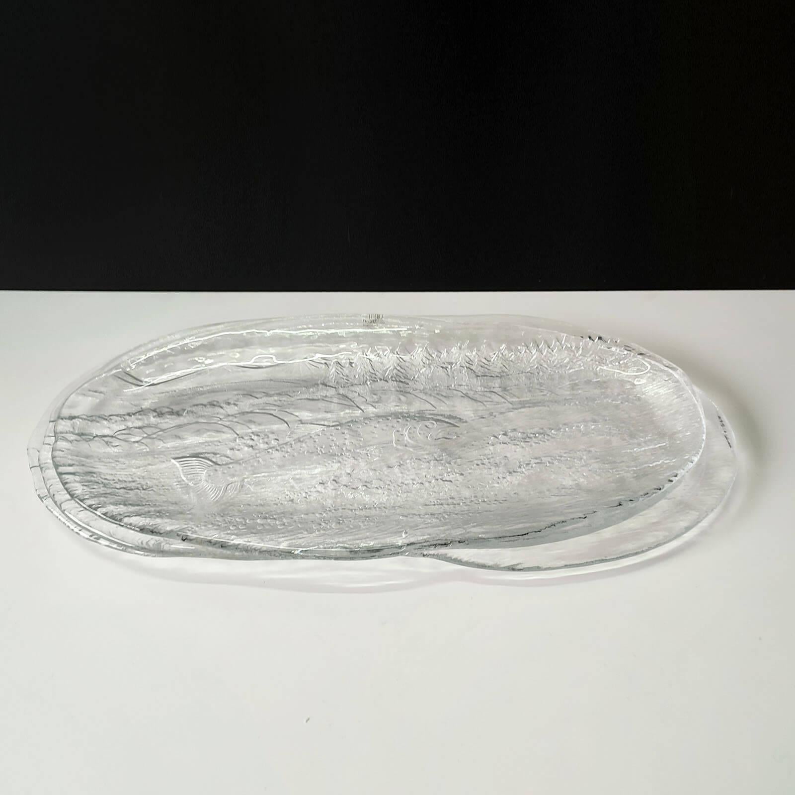 Hand-Crafted Set of Three Vintage Salmon Platters, Glass, Paul Isling for Nybro Glasbruk For Sale