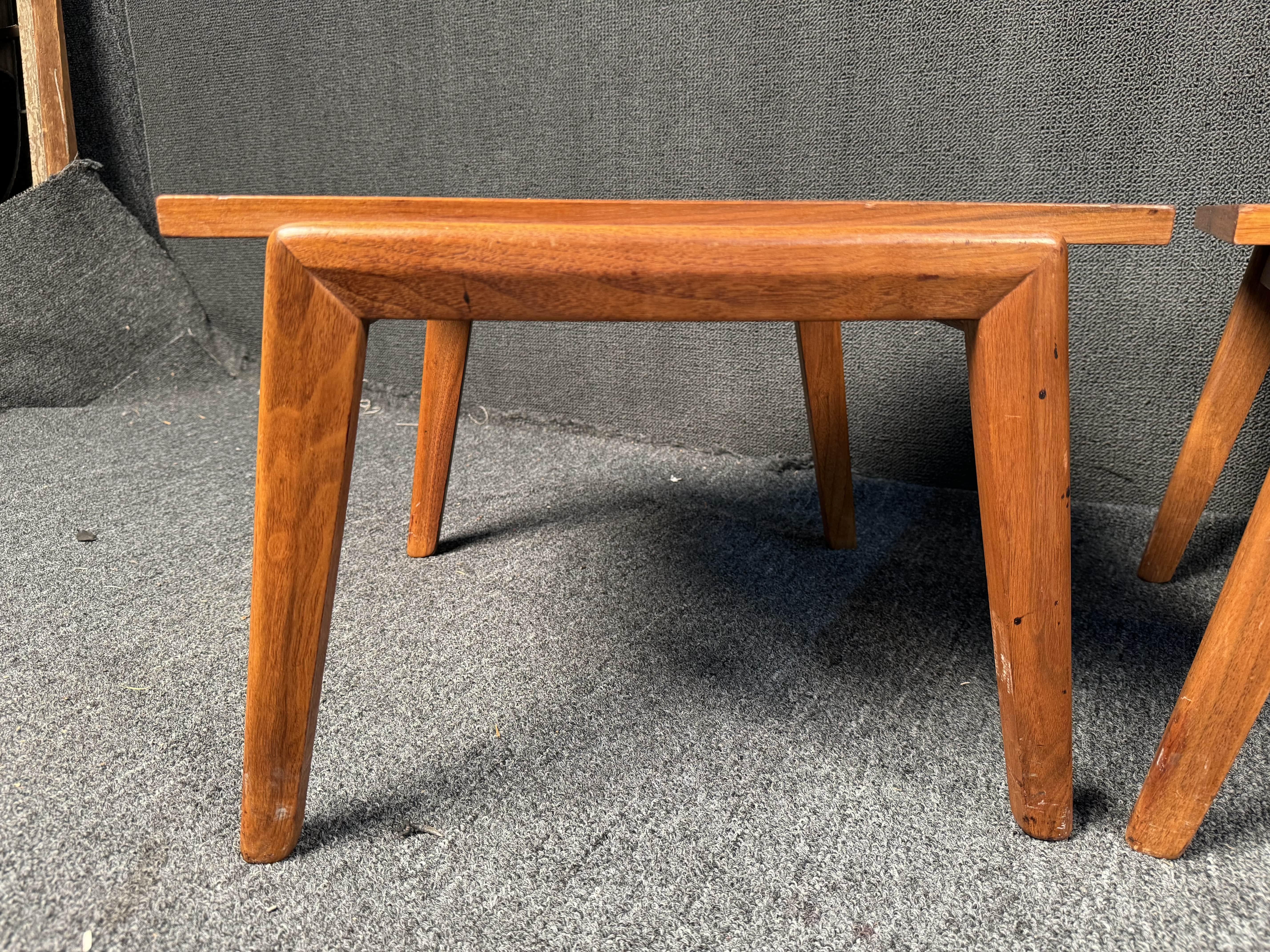 Satz von drei Endtischen aus Teakholz im Vintage-Stil im Angebot 4