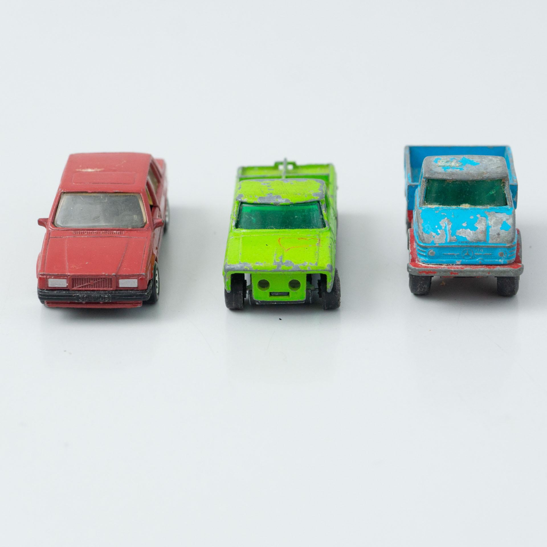 Set von drei Vintage-Spielzeug-Matchbox-Autos, um 1960 (Französisch) im Angebot