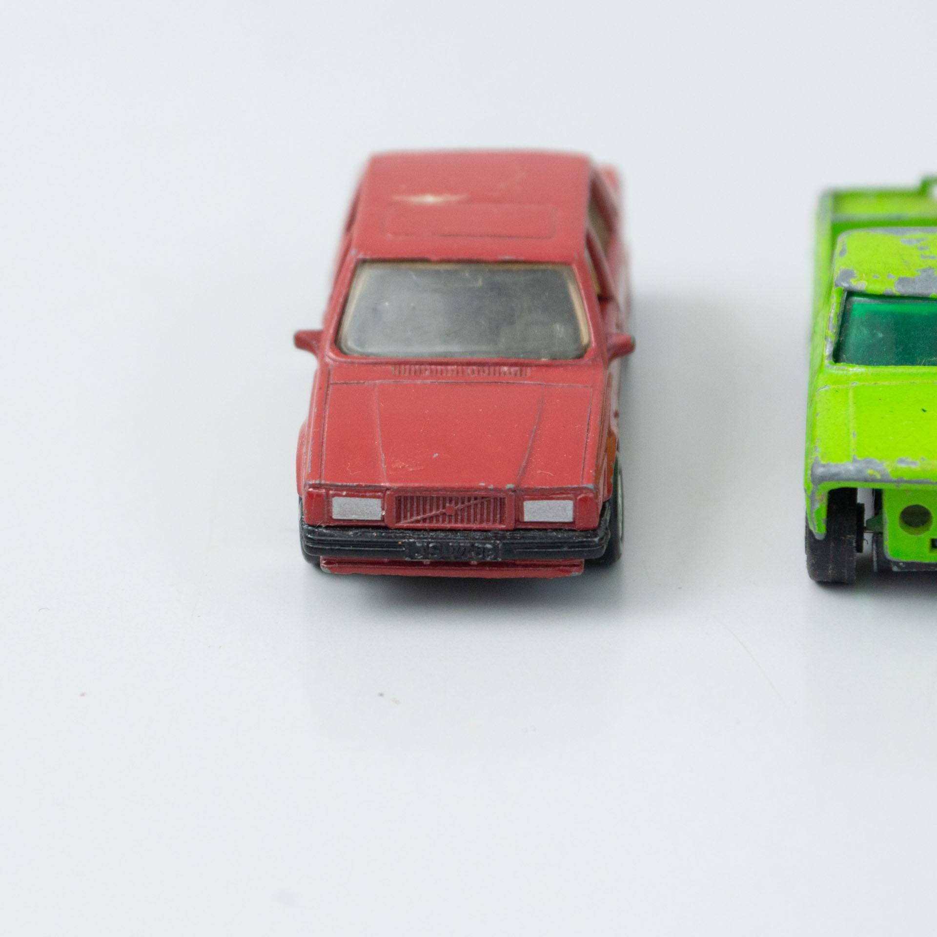 Set von drei Vintage-Spielzeug-Matchbox-Autos, um 1960 (Mitte des 20. Jahrhunderts) im Angebot
