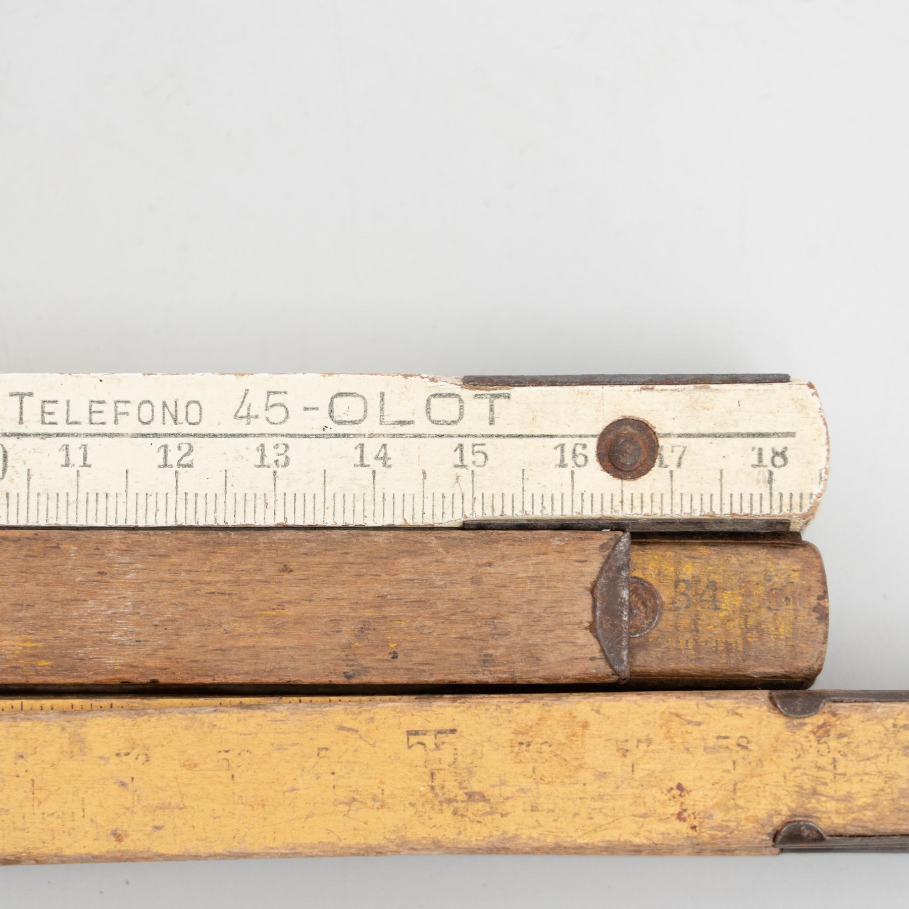 Set of Three Vintage Wooden Measuring Sticks, circa 1950 In Good Condition For Sale In Barcelona, Barcelona