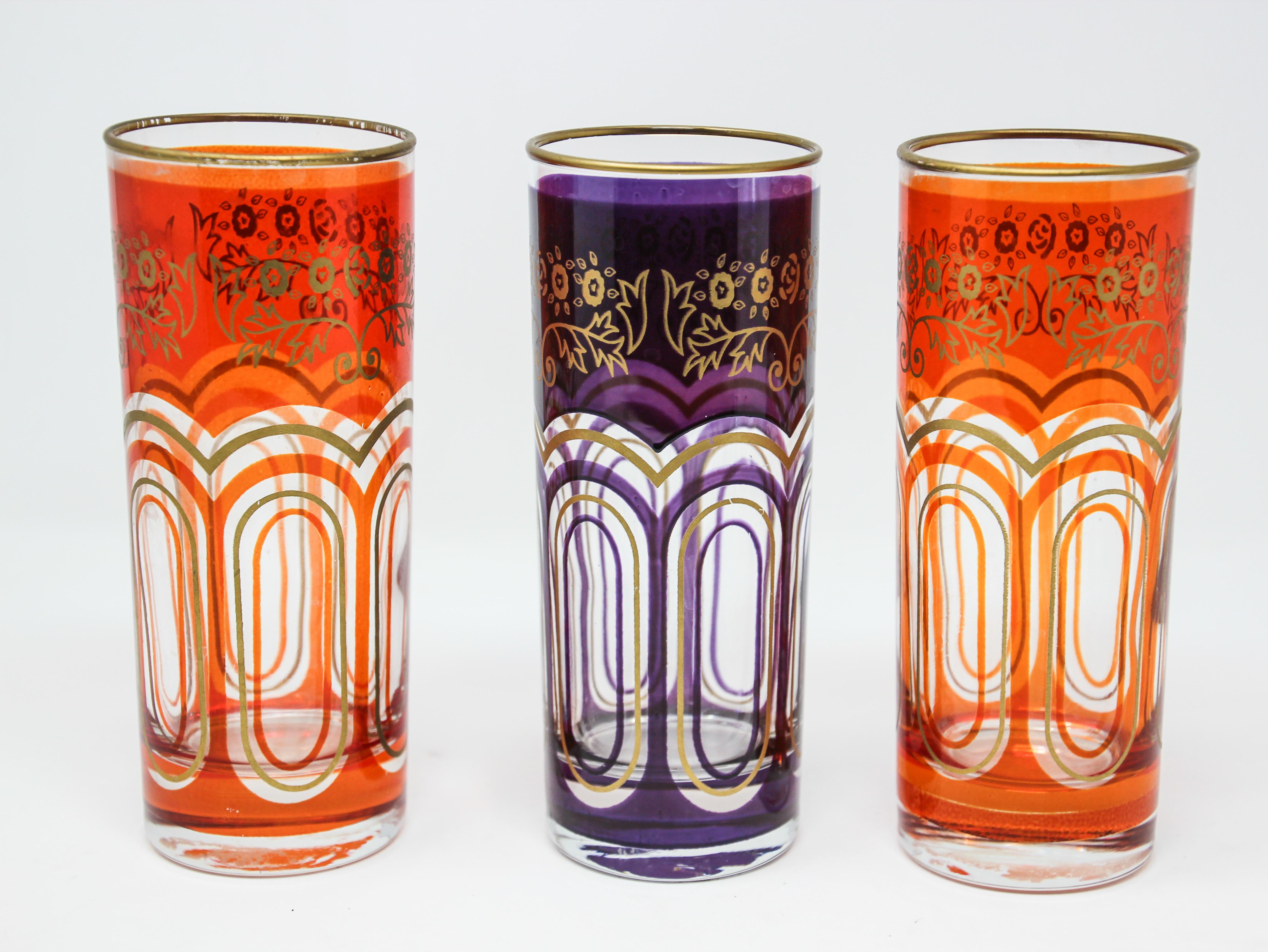 Set of three votive glass candleholder, vases with gold Moorish Alhambra design.
Decorated with a classical gold Moorish Alhambra pattern.
Use these elegant glasses for a Moroccan romantic ambiance with votive candles.
In fantastic condition,