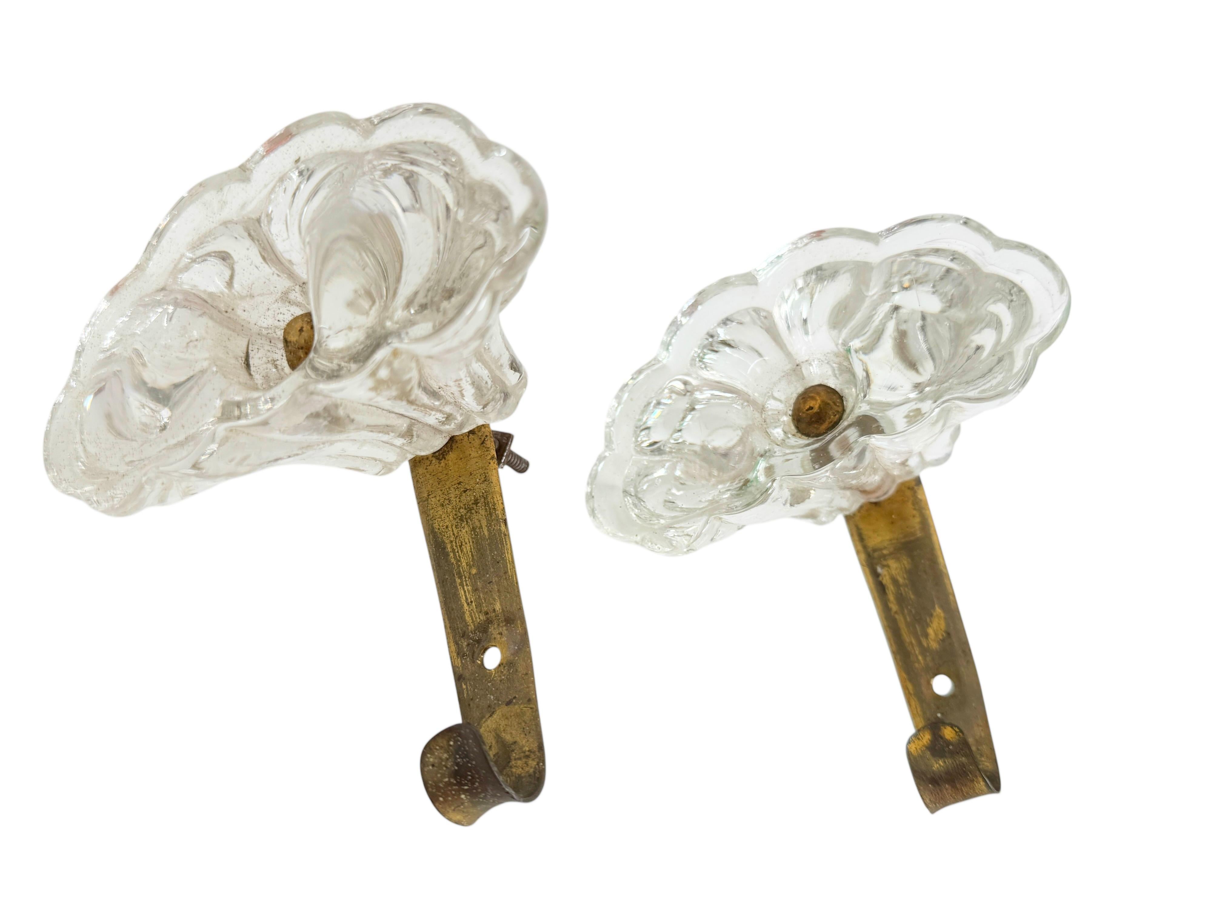 Metallo Set di tre appendiabiti da parete, vetro di Murano e ottone, metà del secolo scorso, 1950 in vendita