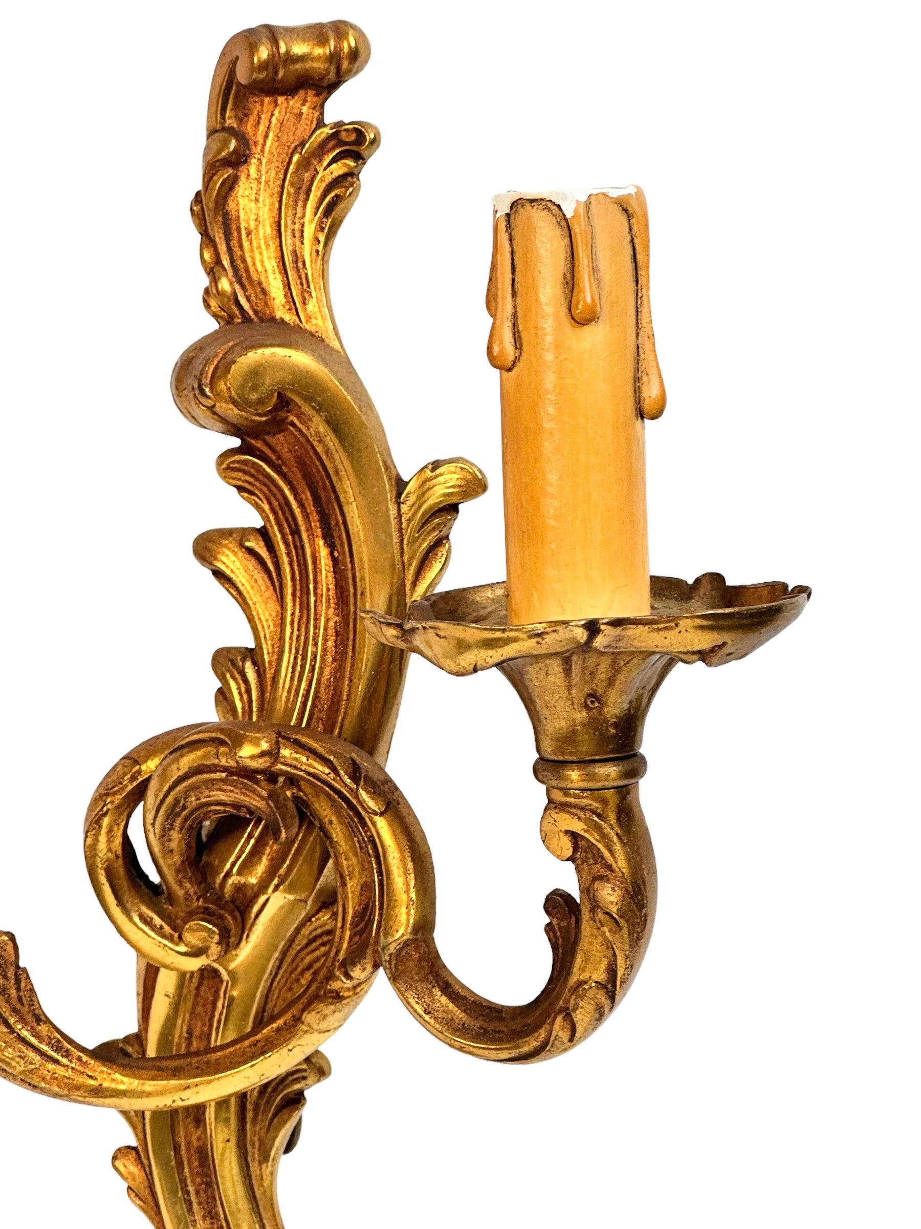 Mid-20th Century Set of Three Wall Light  Sconce Bronze Louis XV Style Acanthus Leaf, France  For Sale