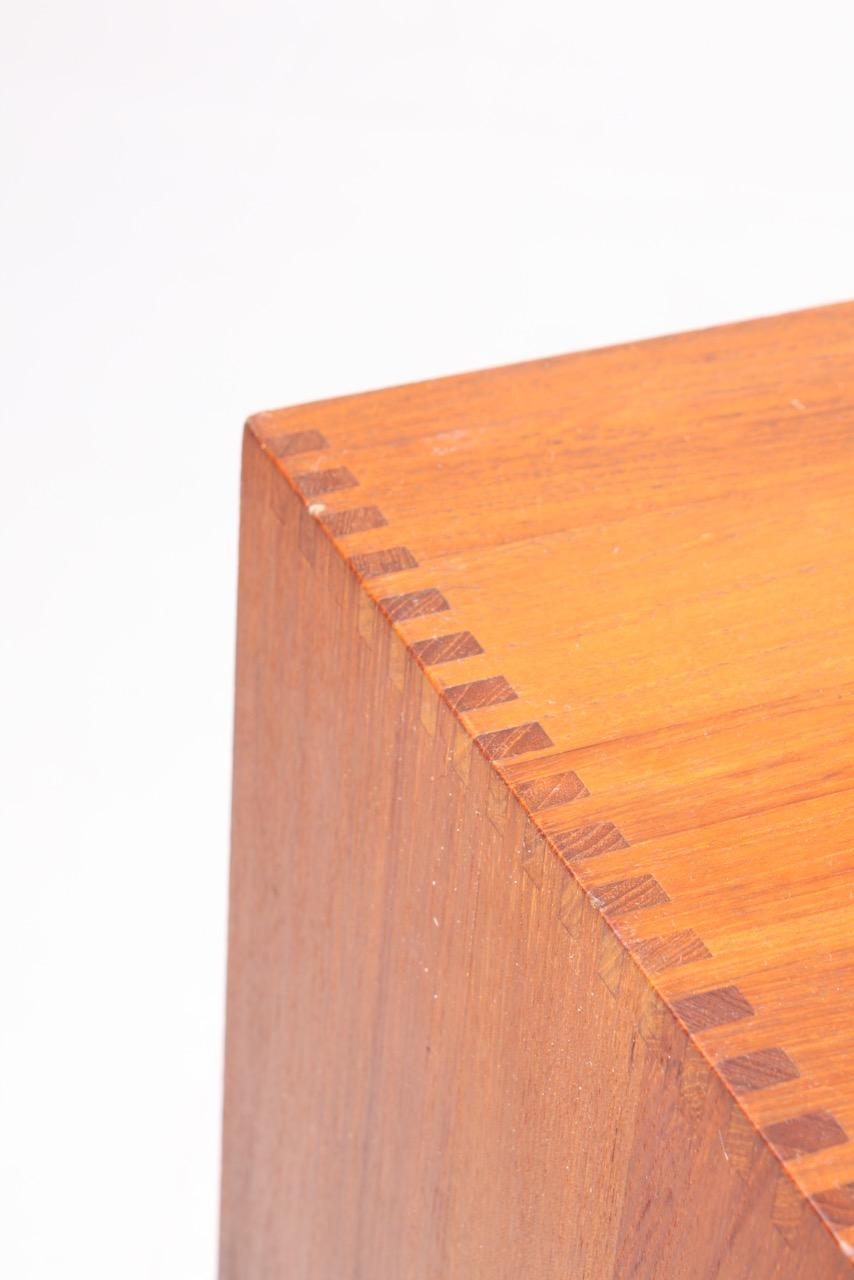 bookcases wall mounted