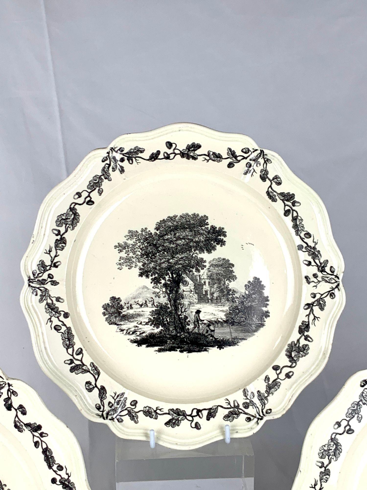 Inglese Set di tre piatti Wedgwood Creamware con stampe di paesaggi Inghilterra 18° secolo in vendita