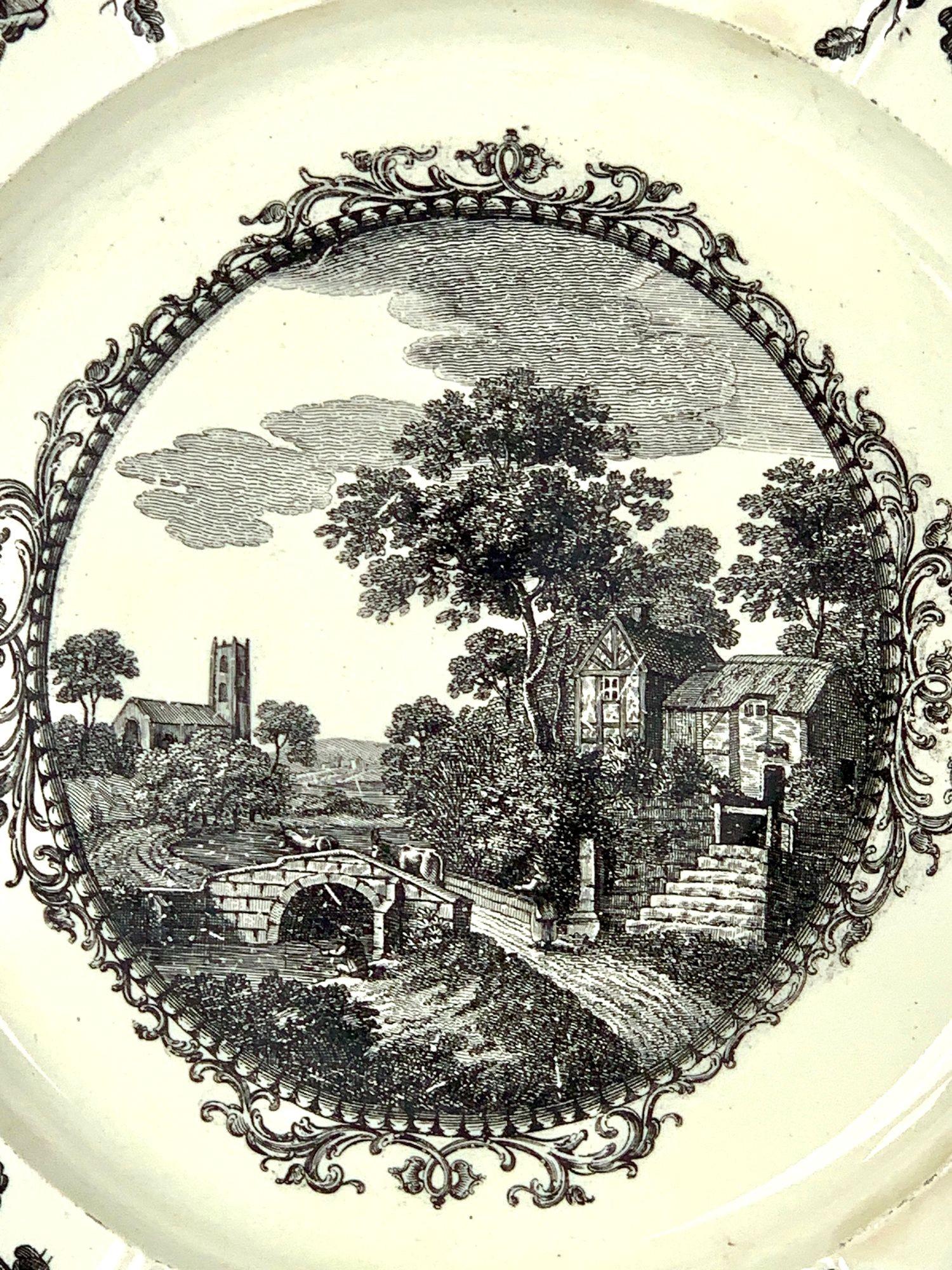 Set di tre piatti Wedgwood Creamware con stampe di paesaggi Inghilterra 18° secolo in vendita 2