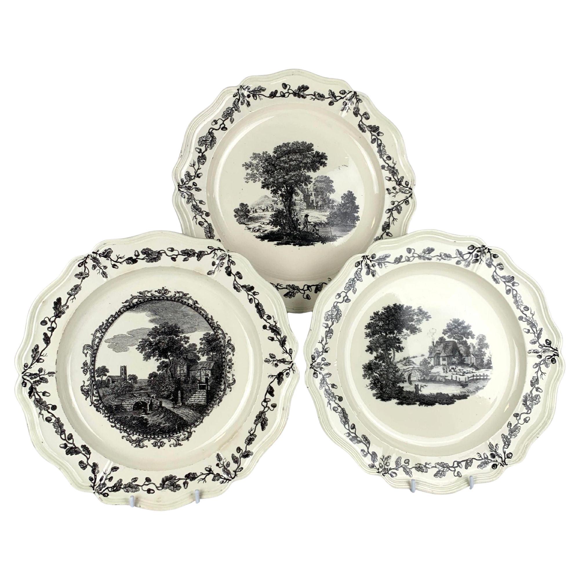 Juego de tres platos de cerámica cremosa de Wedgwood Grabados de paisajes Inglaterra Siglo XVIII