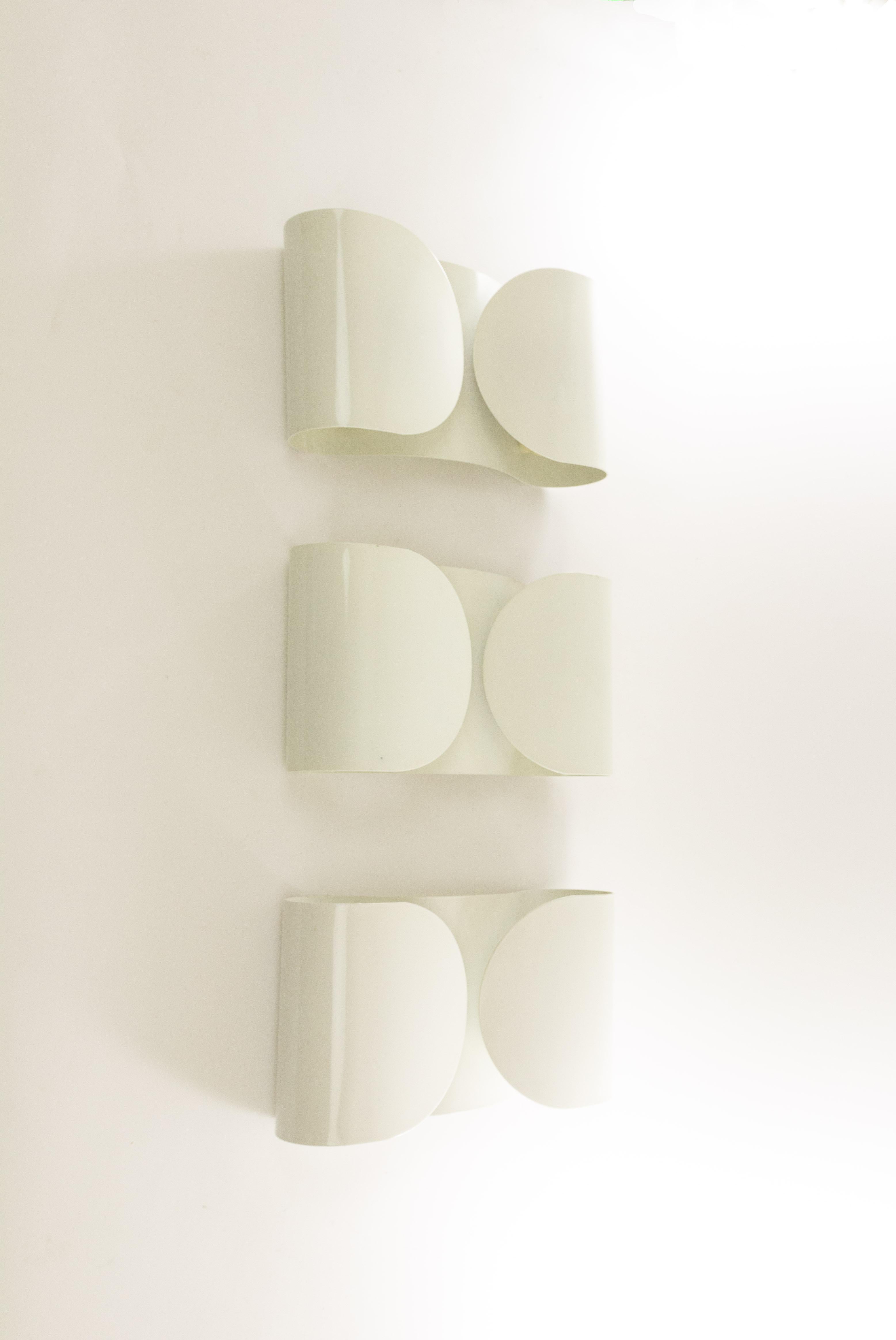 Mid-Century Modern Set of Three White Foglio Wall Lamps by Tobia Scarpa for Flos, 1960s