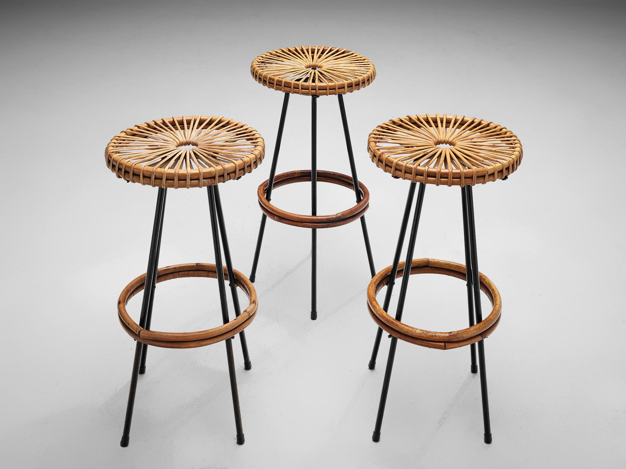 Dirk Van Sliedrecht for Rohe, Set of three barstools, wicker and metal, The Netherlands, 1950s

A set of three bar stools, designed by Dirk Van Sliedrecht for Rohe. The circular seat is made of woven wicker, which is supported by a slender, black