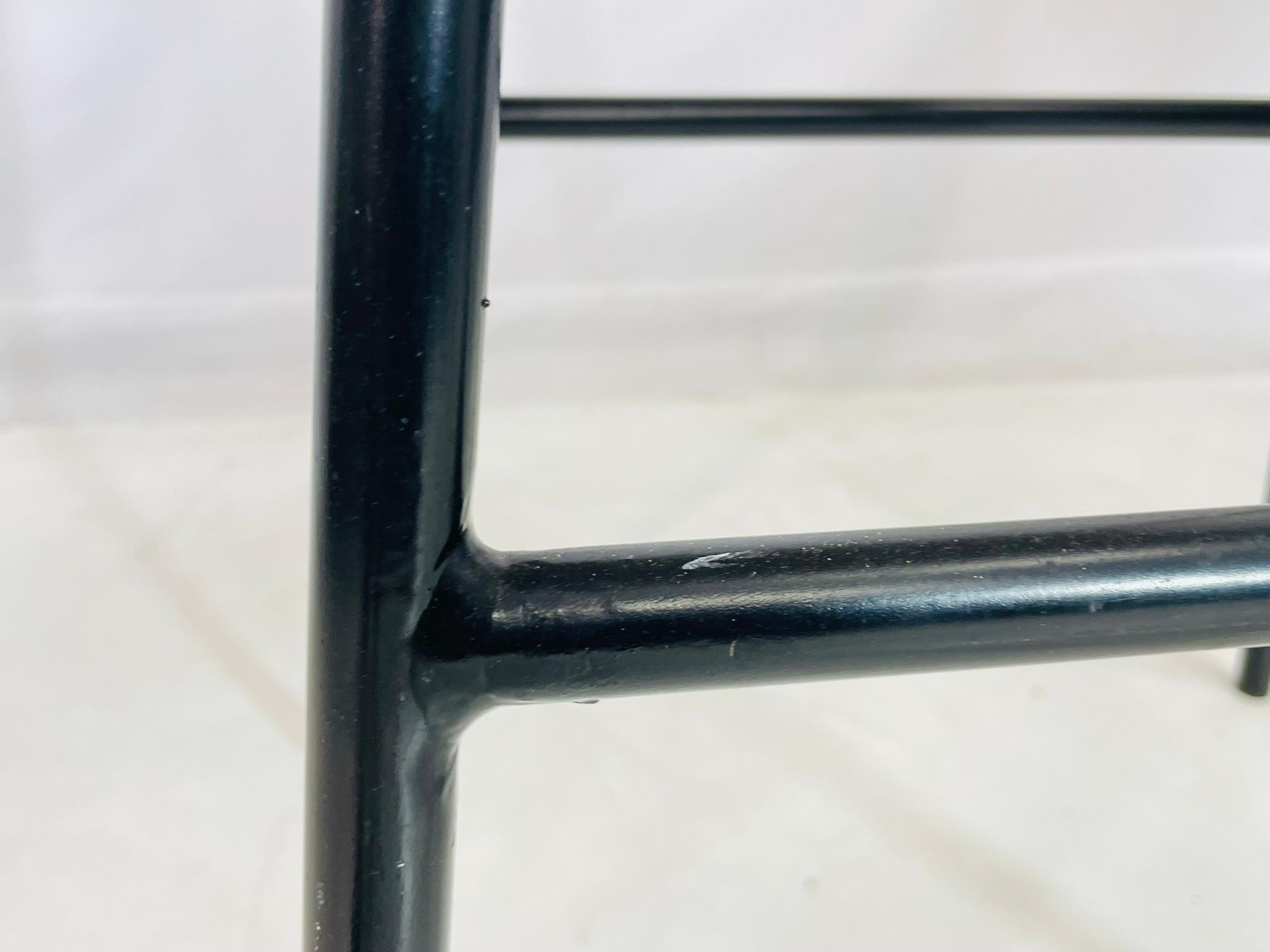 Set aus drei Barhockern mit gewebter Wasserhyazinthe und schwarzem Metallgestell im Angebot 12