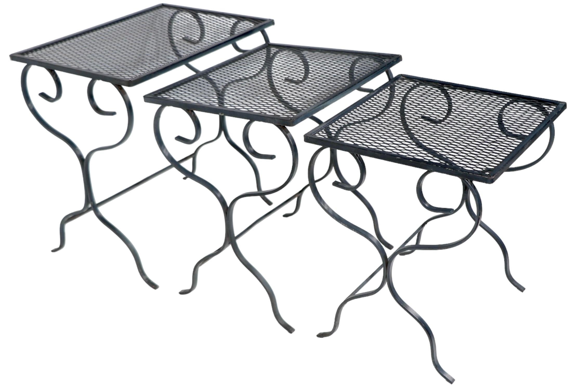 Set of Three Wrought Iron Nesting Garden Patio Poolside Tables att. to Woodard  For Sale 3