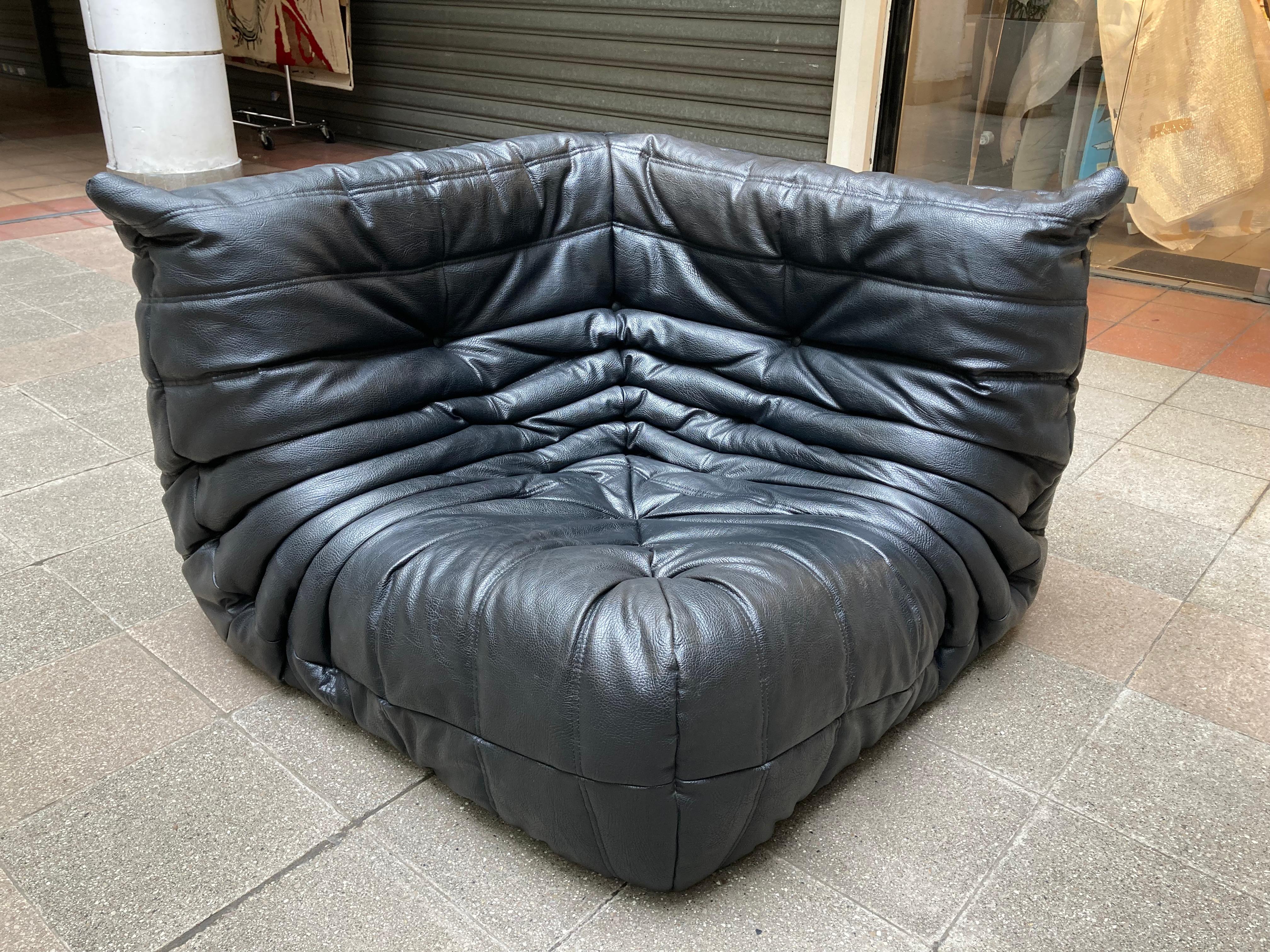 Set of Togo Lounge Sofas, Michel Ducaroy Black Skai Roset Line, Circa 1990 2