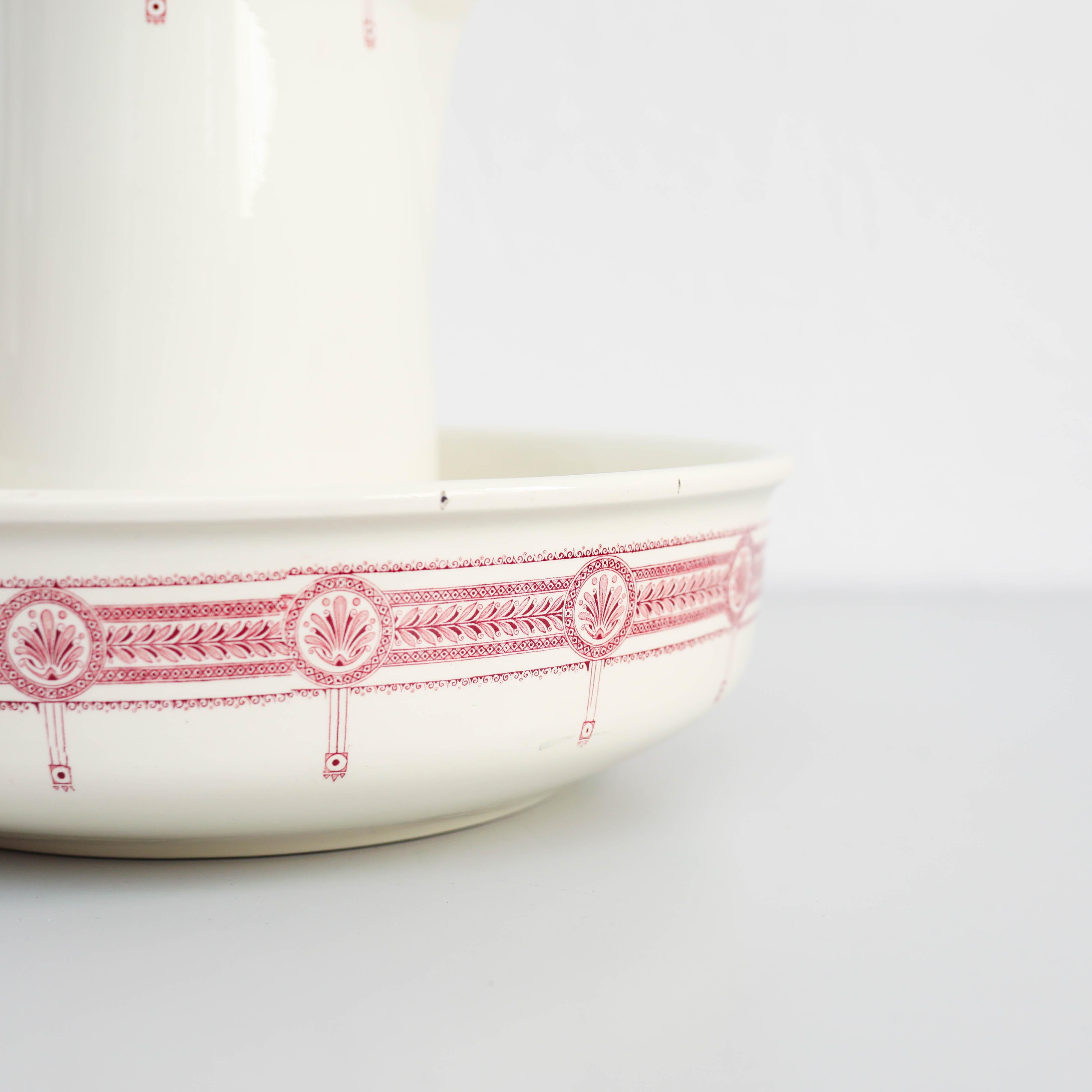 Set of Traditional Belgium Vintage ceramic Milk Vase and its Bowl, circa 1940 For Sale 2