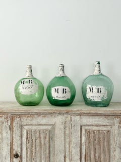 Set antiker französischer Dame Jeanne-Weinflaschen „Macon“ mit Baummuster