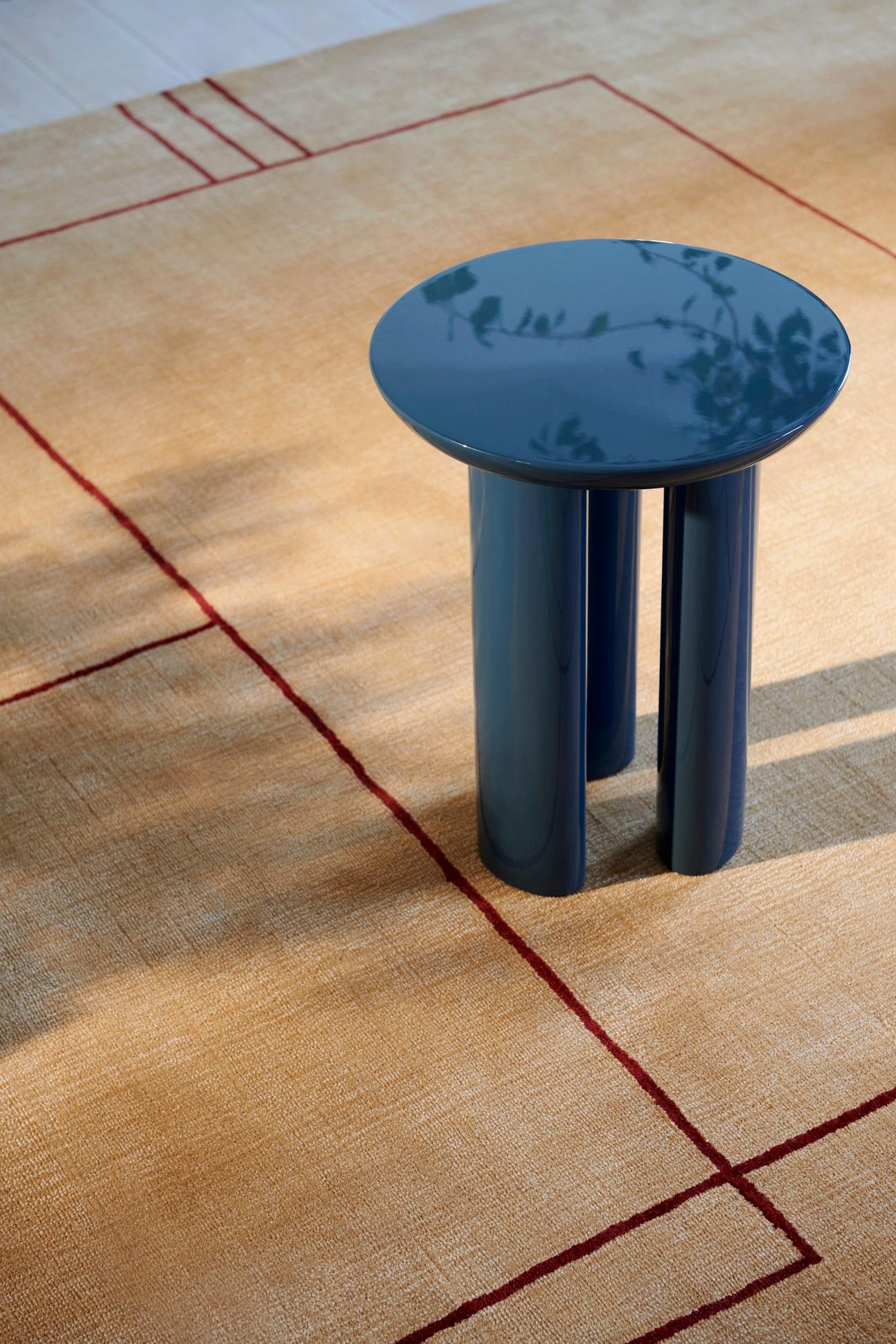Set von Tung JA3-Tisch in Burgundy Rot und Stahl mit blauer Seite, von John Astbury für &T im Angebot 8