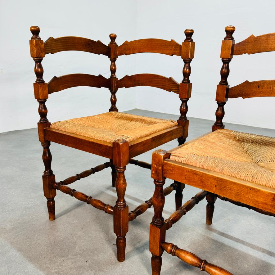 Fruitiers Ensemble de chaises tournées, édouardiennes, à assise en jonc, 1910. en vente