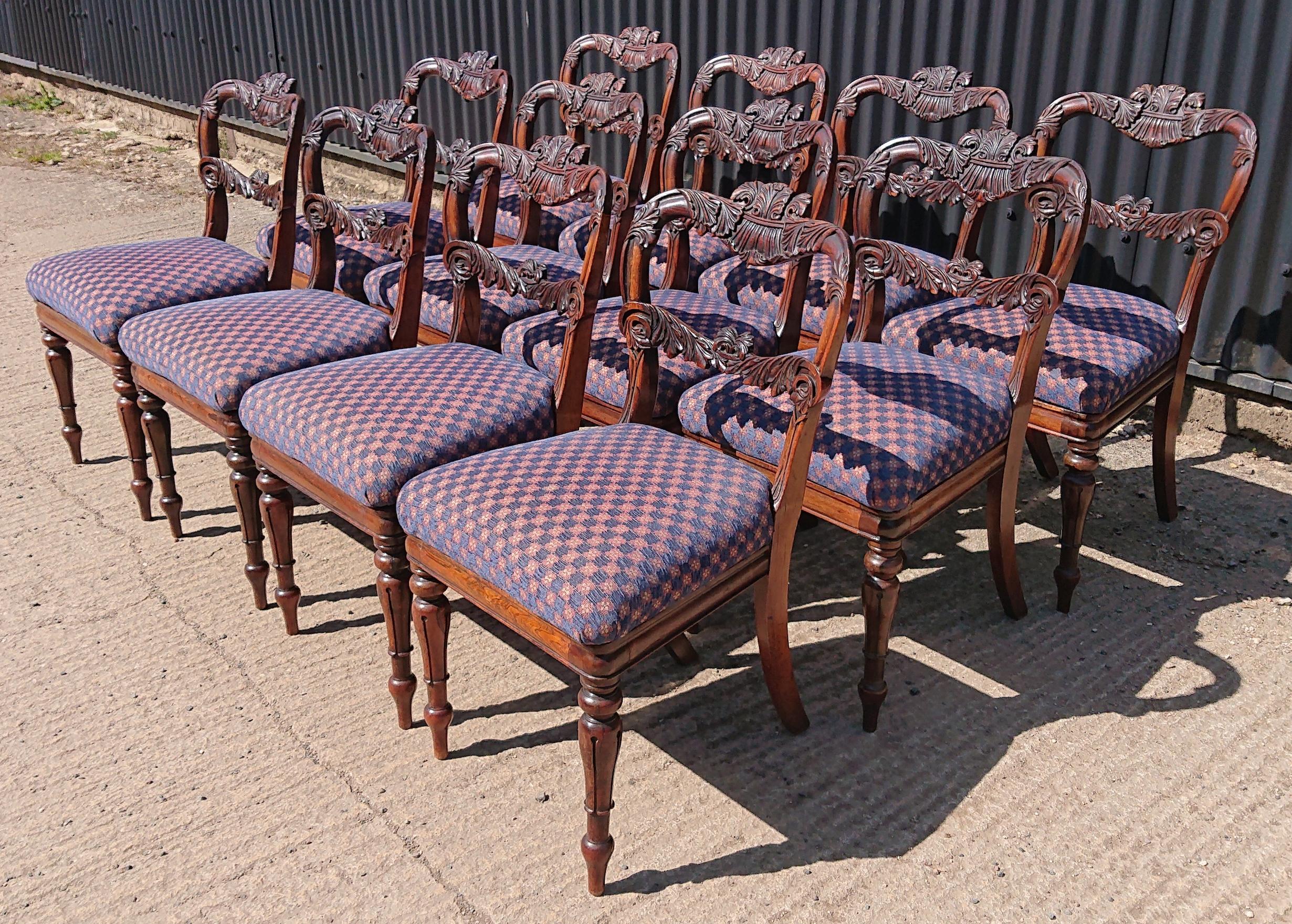 Set von zwölf Esszimmerstühlen aus dem 19. Jahrhundert in Goncales Alves von Gillow (Sonstiges) im Angebot