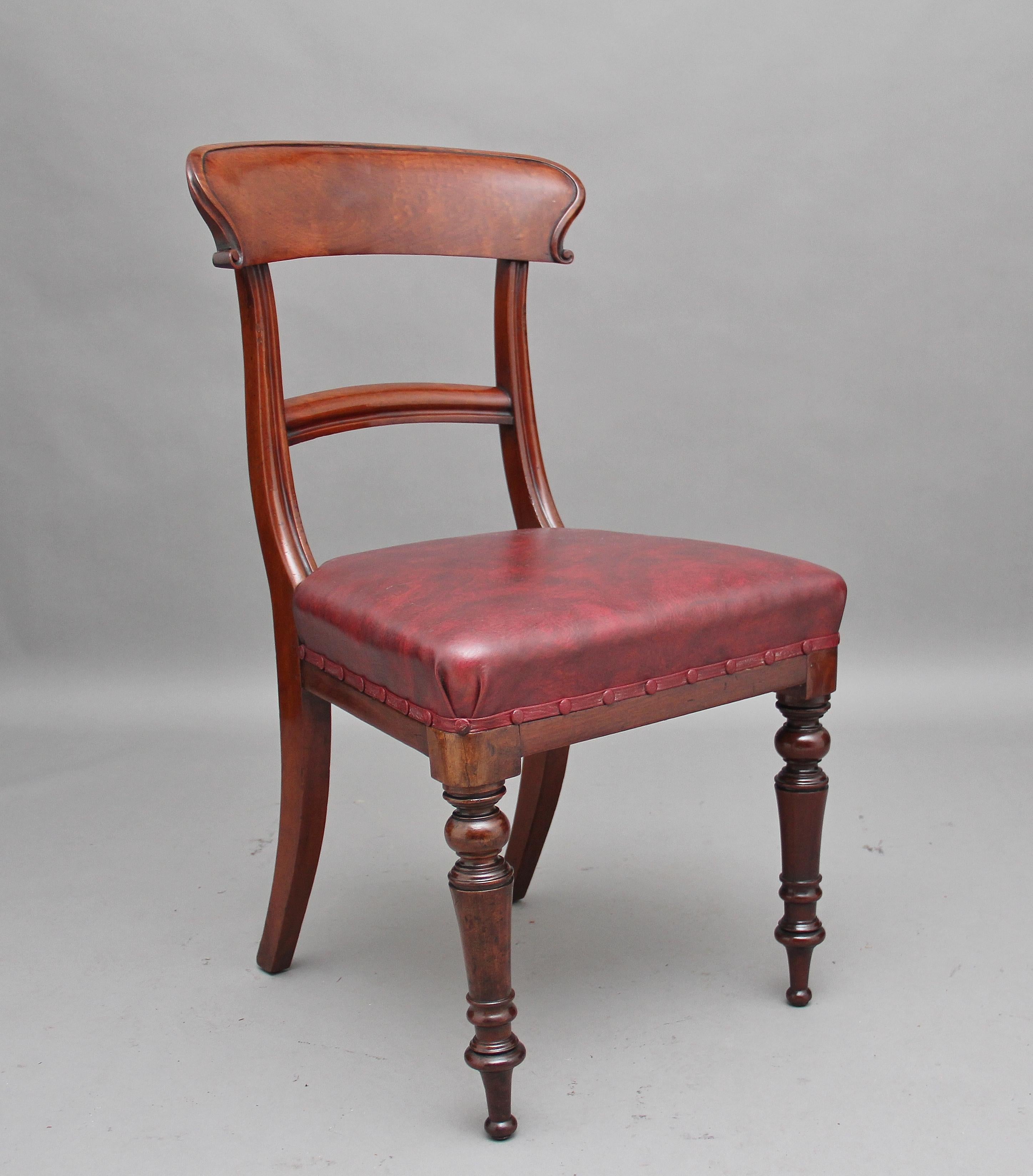 Early Victorian Set of Twelve 19th Century Mahogany Dining Chairs