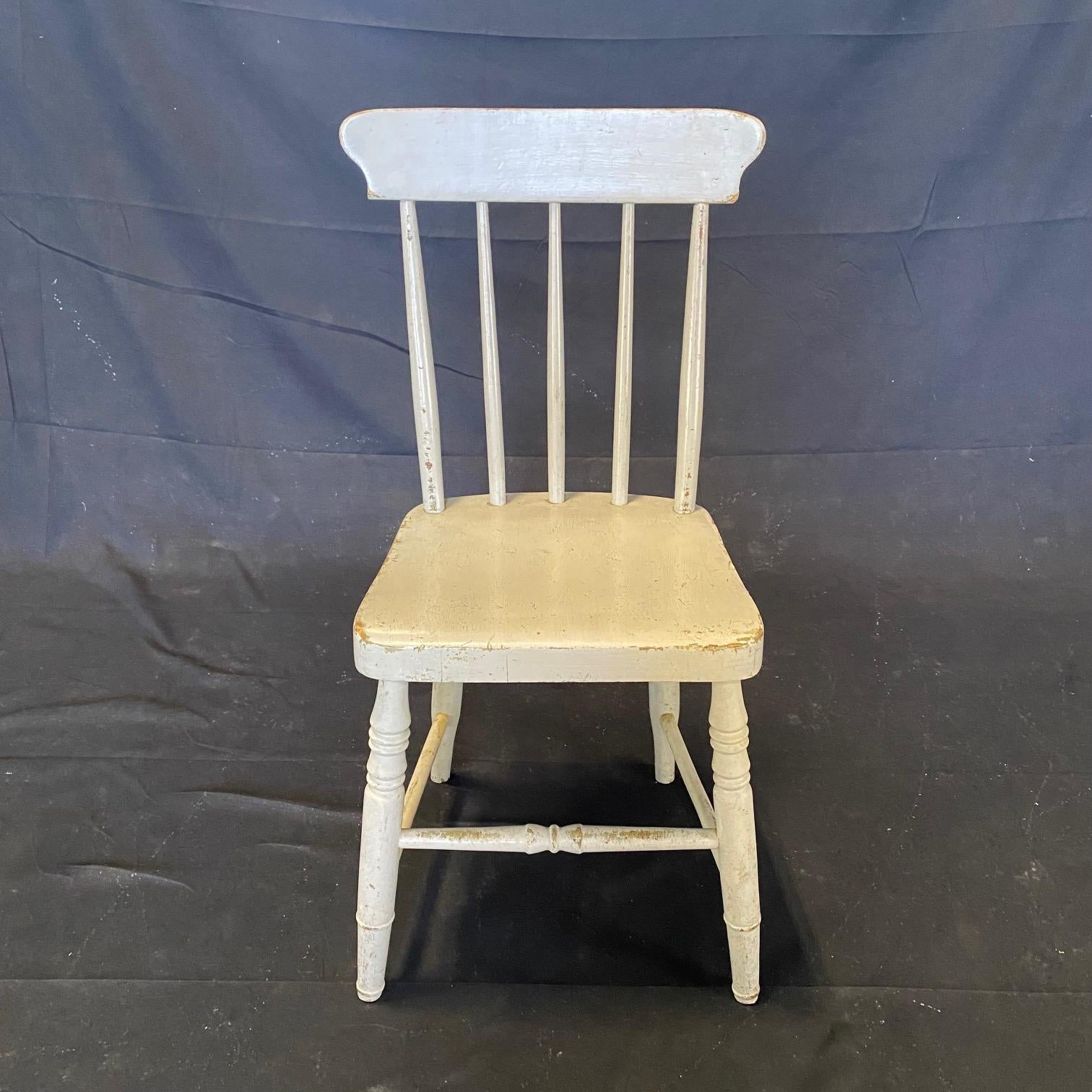  Set of Twelve 19th Century Painted Plank Seat Grange Chairs from Maine In Good Condition In Hopewell, NJ