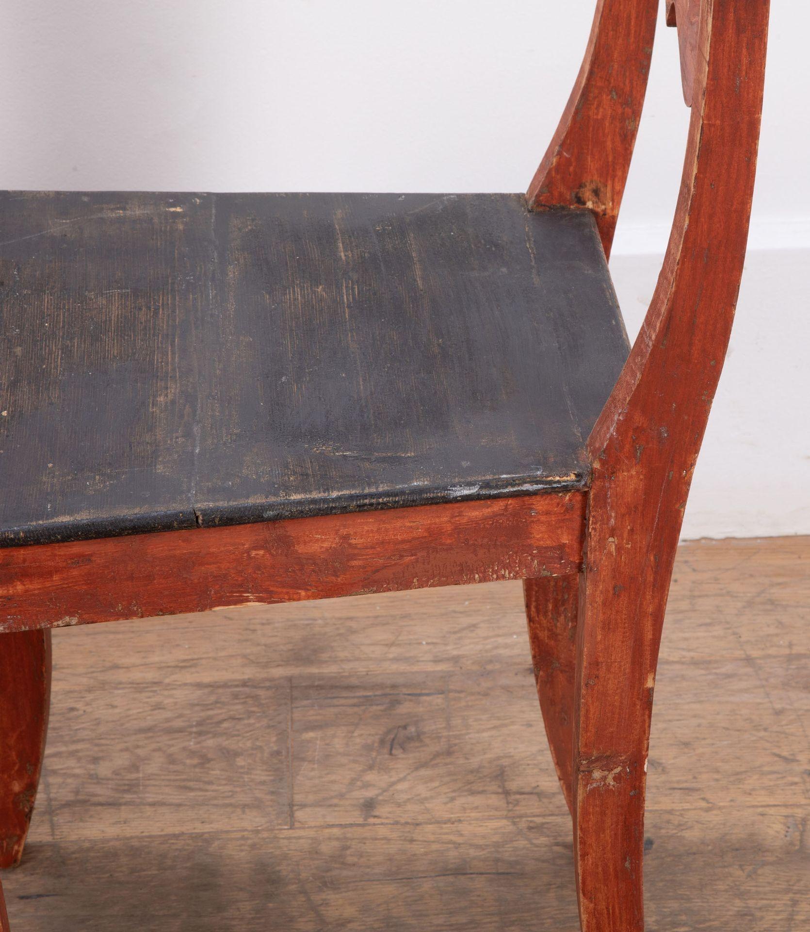 Ensemble de douze chaises d'appoint suédoises du XIXe siècle en vente 7