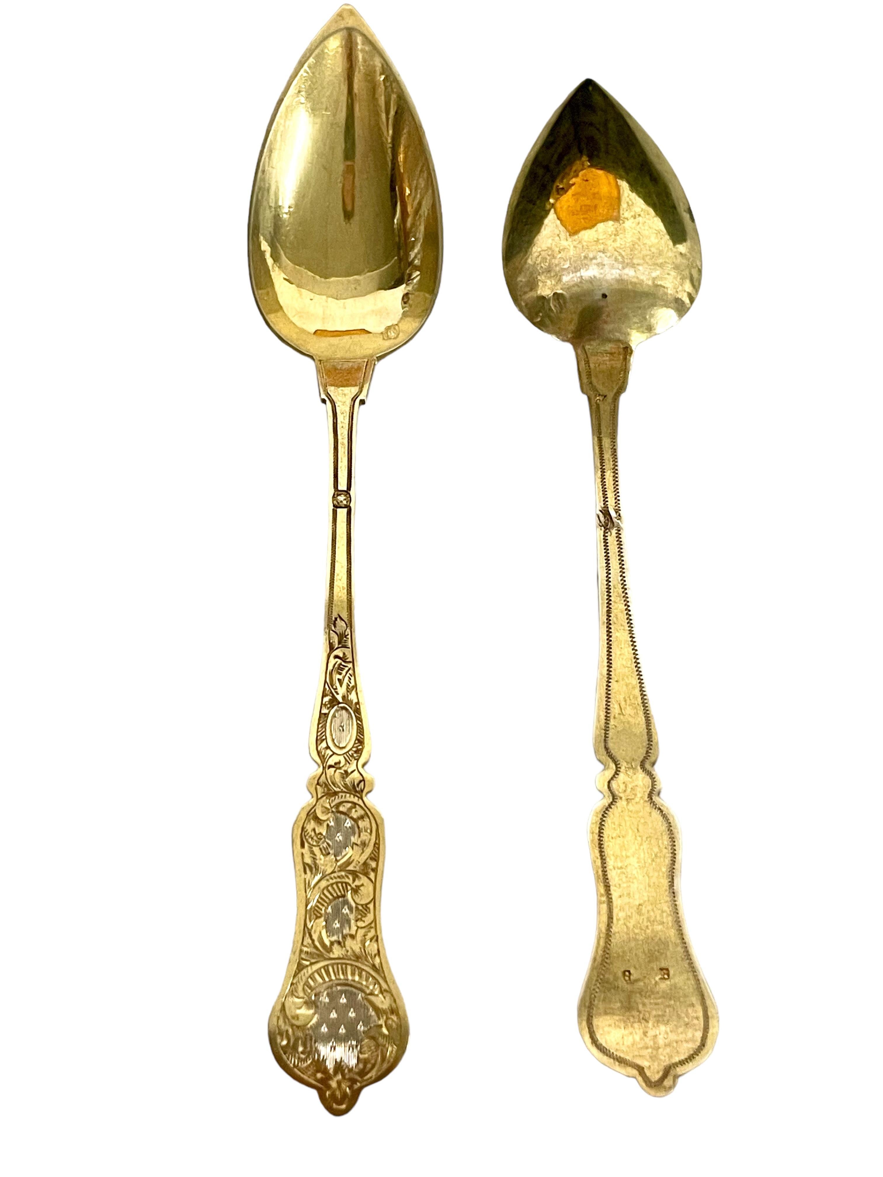 Francese Set di dodici cucchiai in vermeil del XIX secolo nella sua custodia originale in pelle in vendita