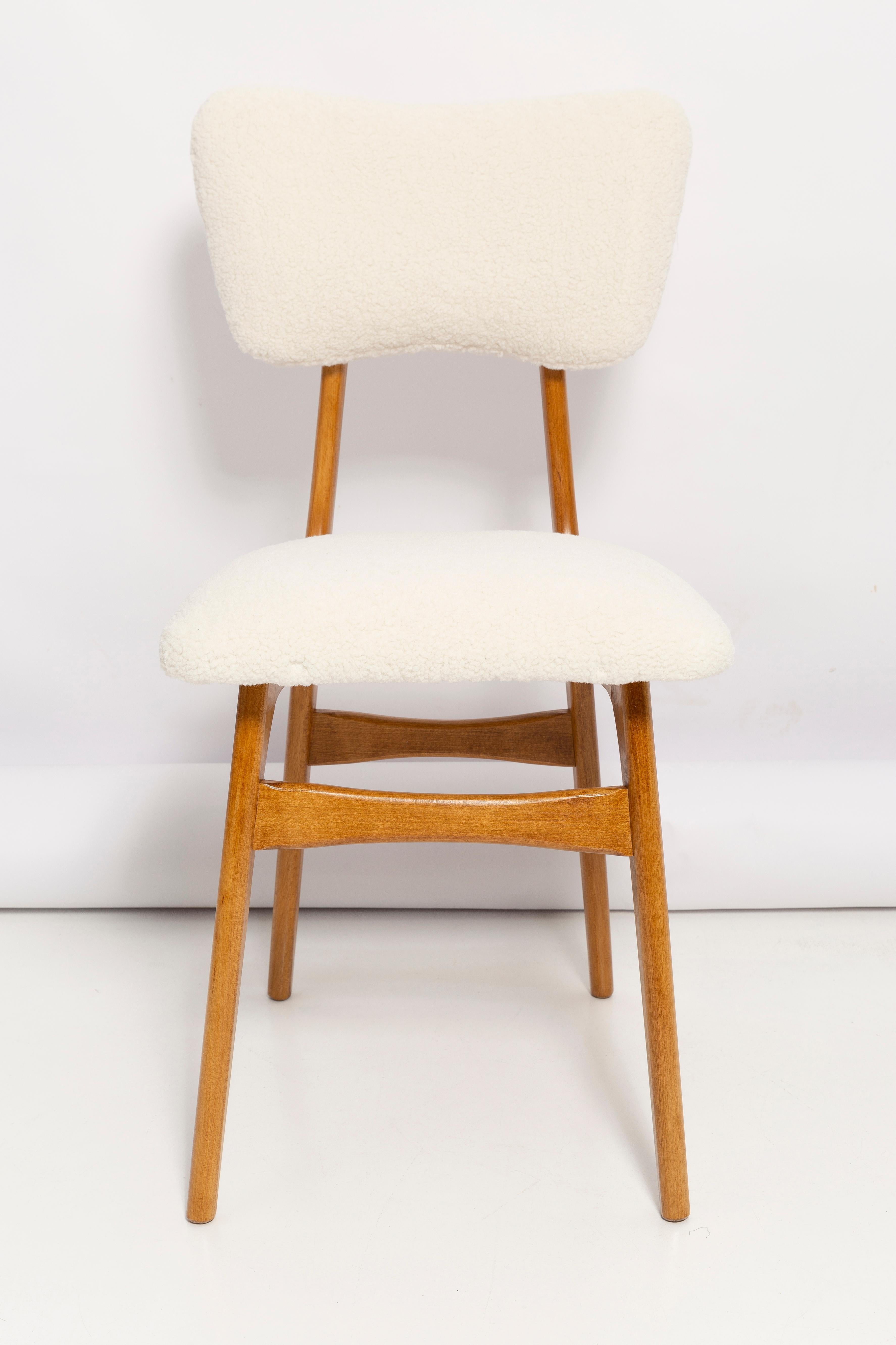Set of Twelve 20th Century Cream Boucle Butterfly Chairs, 1960s, Poland For Sale 6