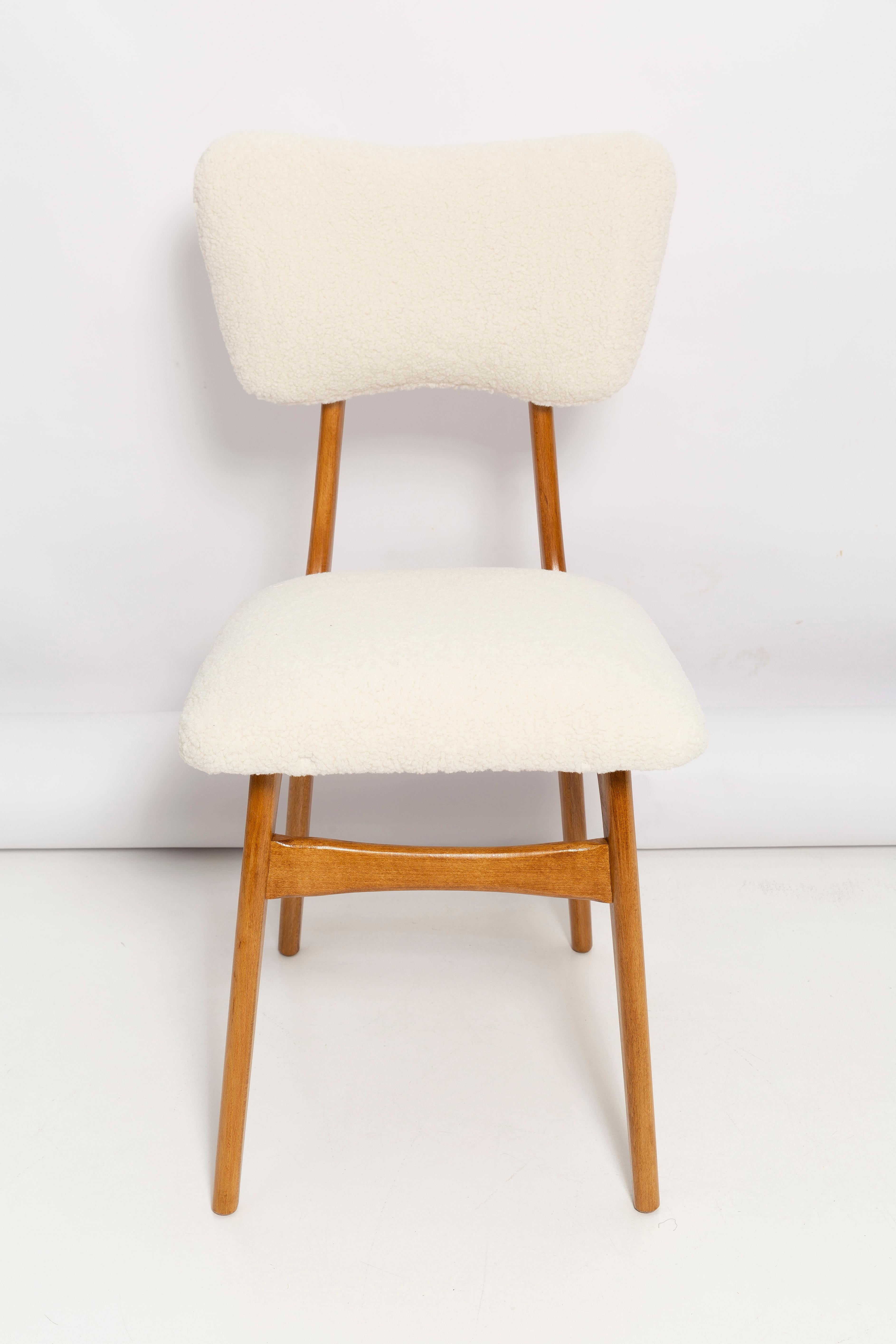 Set of Twelve 20th Century Cream Boucle Butterfly Chairs, 1960s, Poland For Sale 7