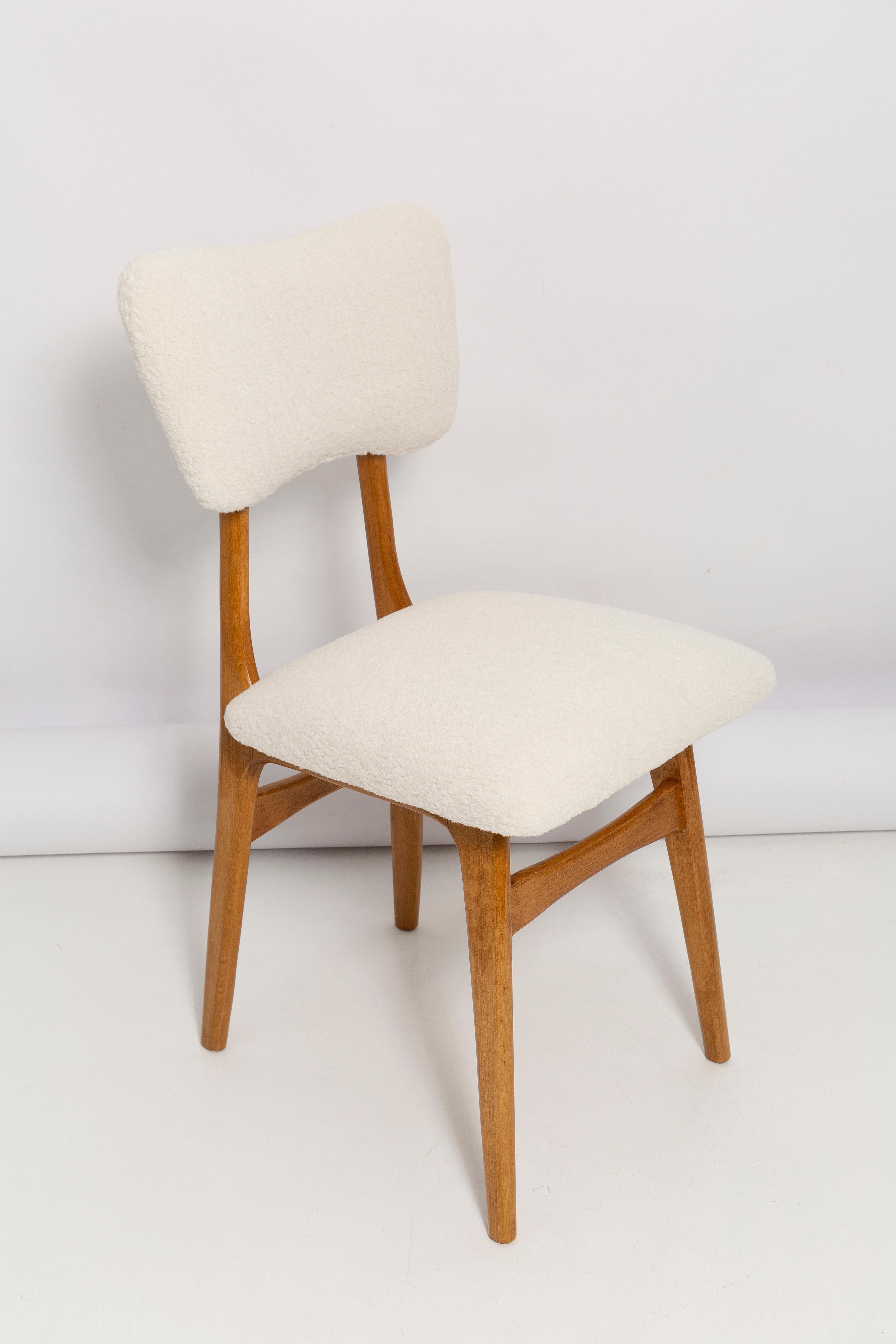 Mid-Century Modern Set of Twelve 20th Century Cream Boucle Butterfly Chairs, 1960s, Poland For Sale